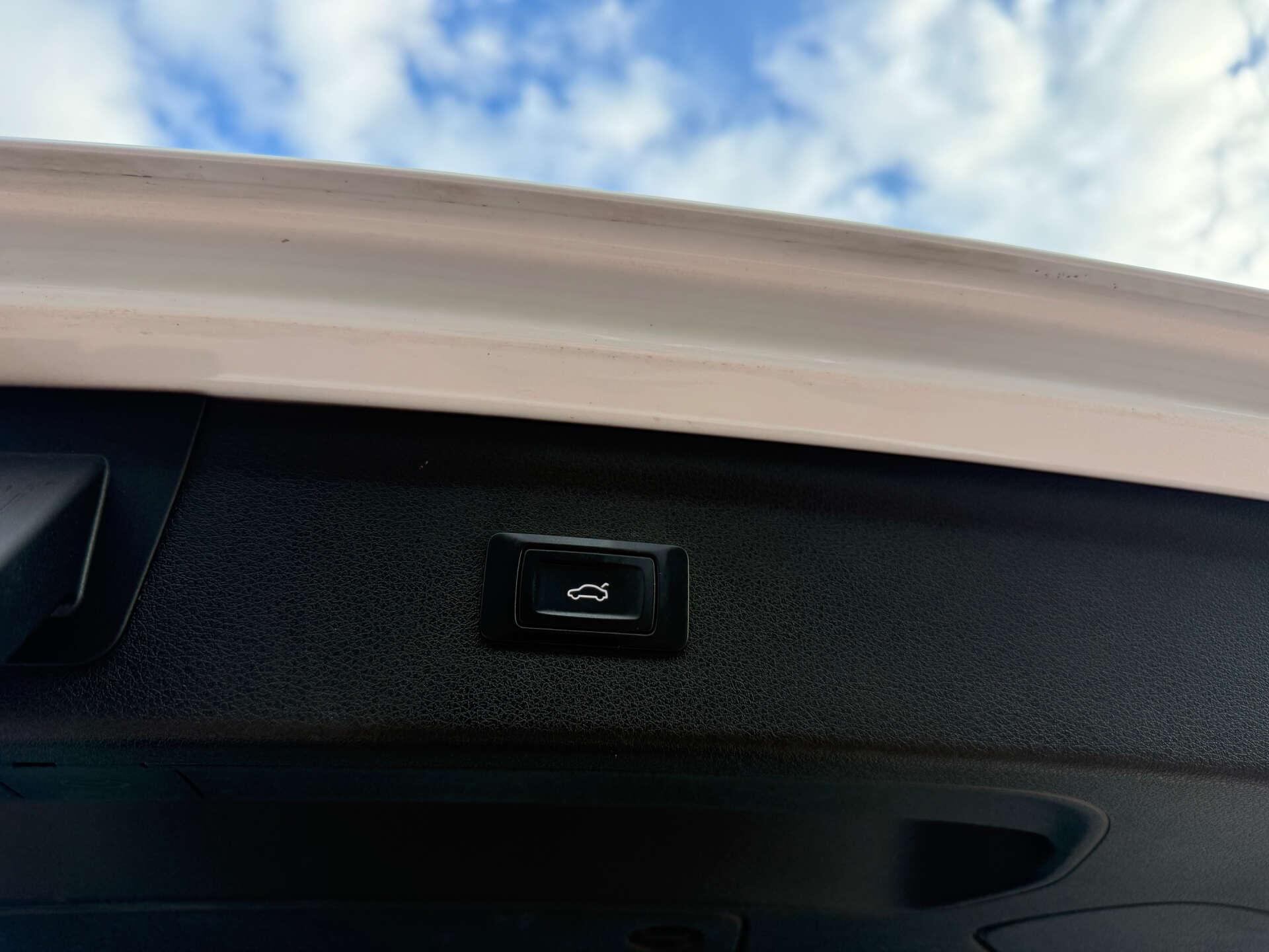 Audi Q3 view 33