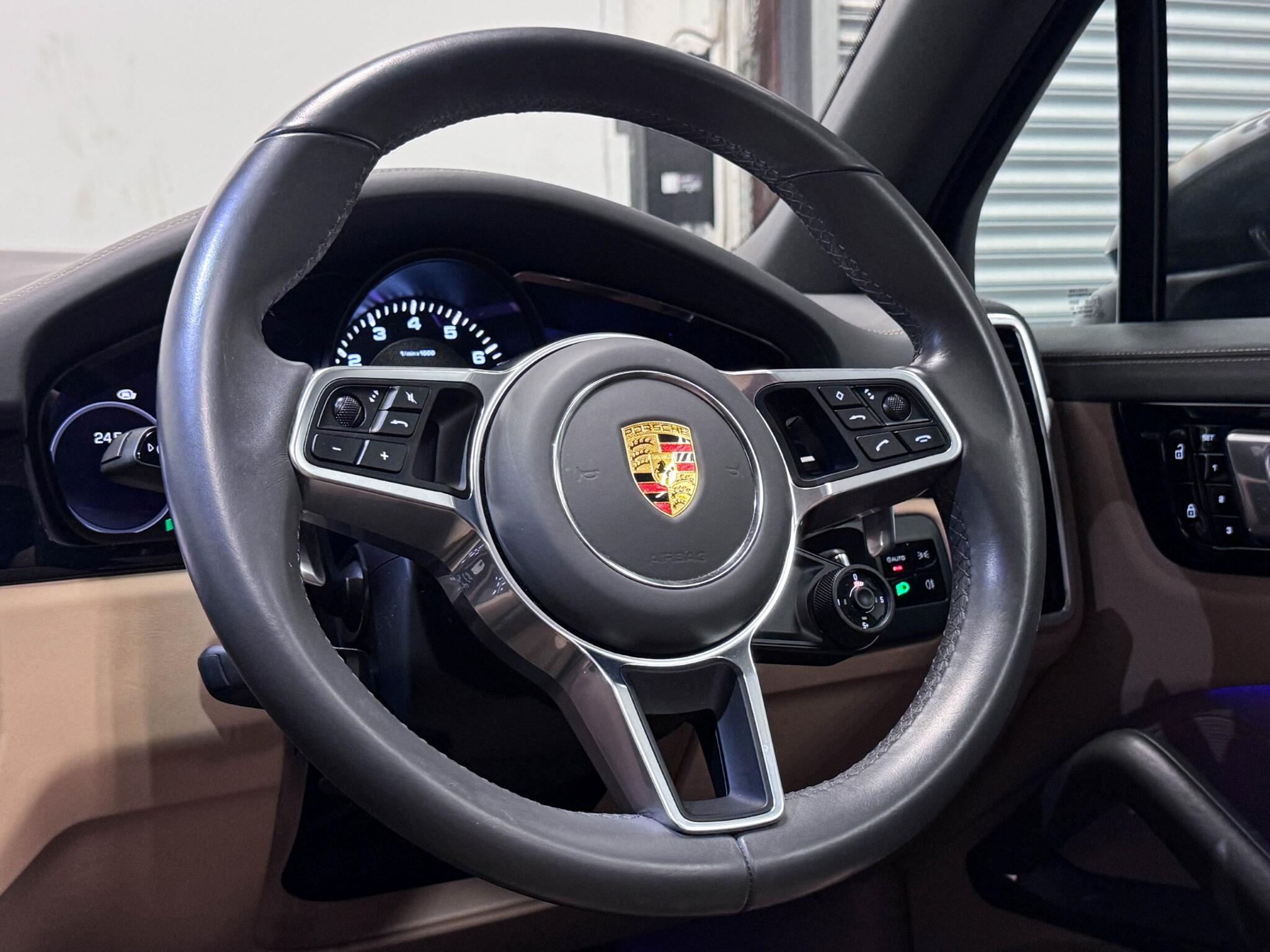 Porsche Cayenne view 21