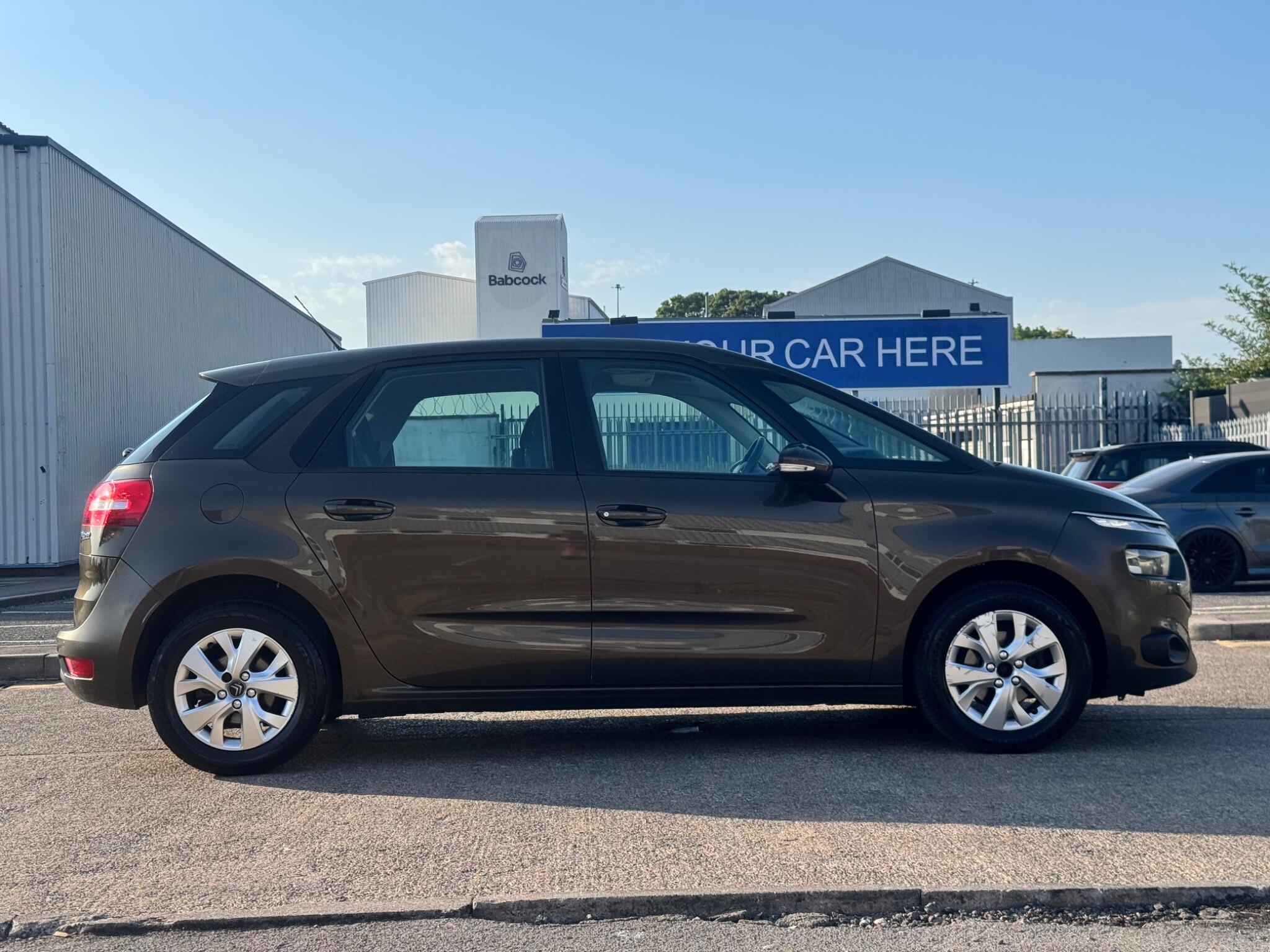 Citroen C4 Picasso view 17