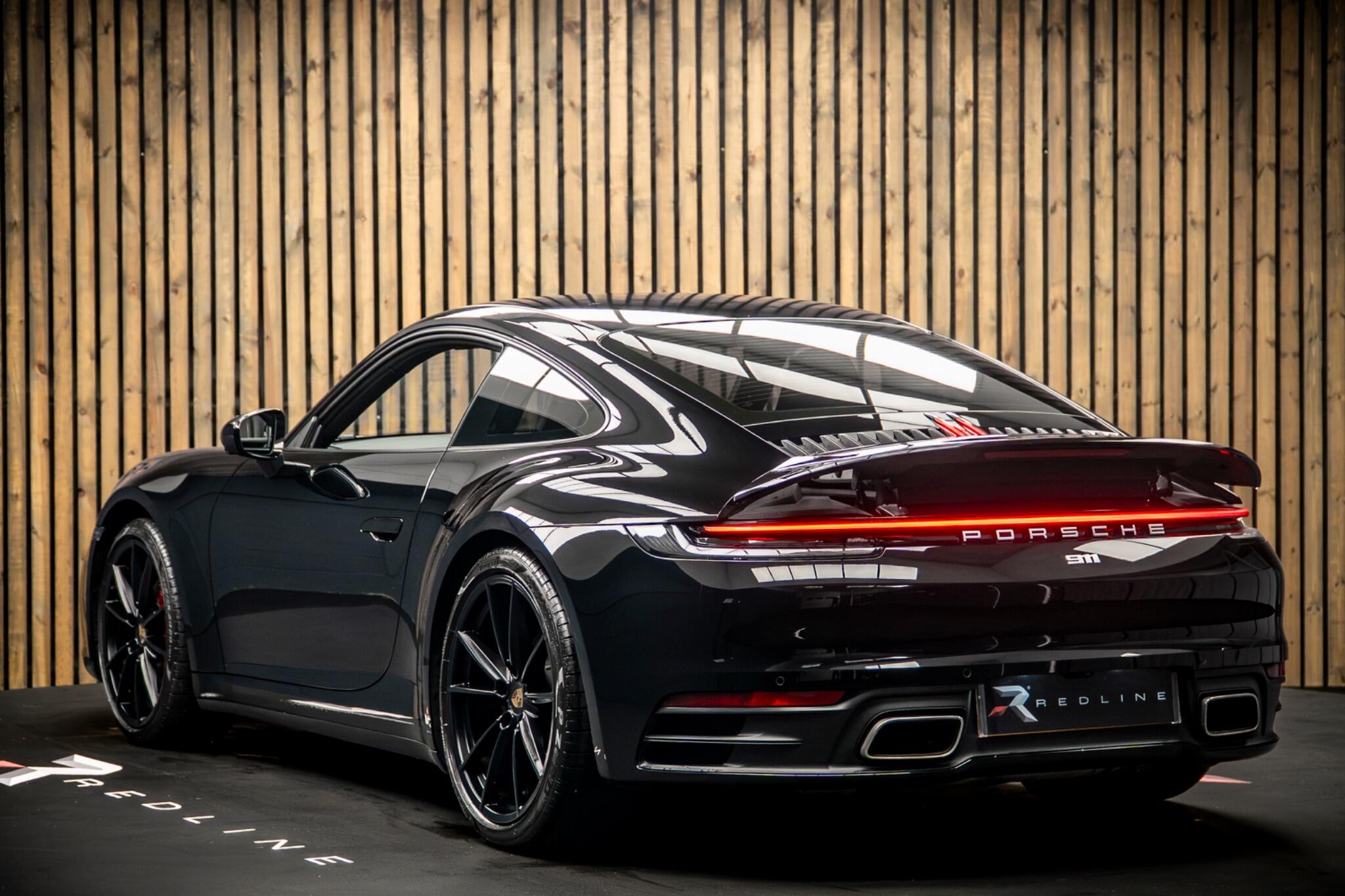 Porsche 911 view 3