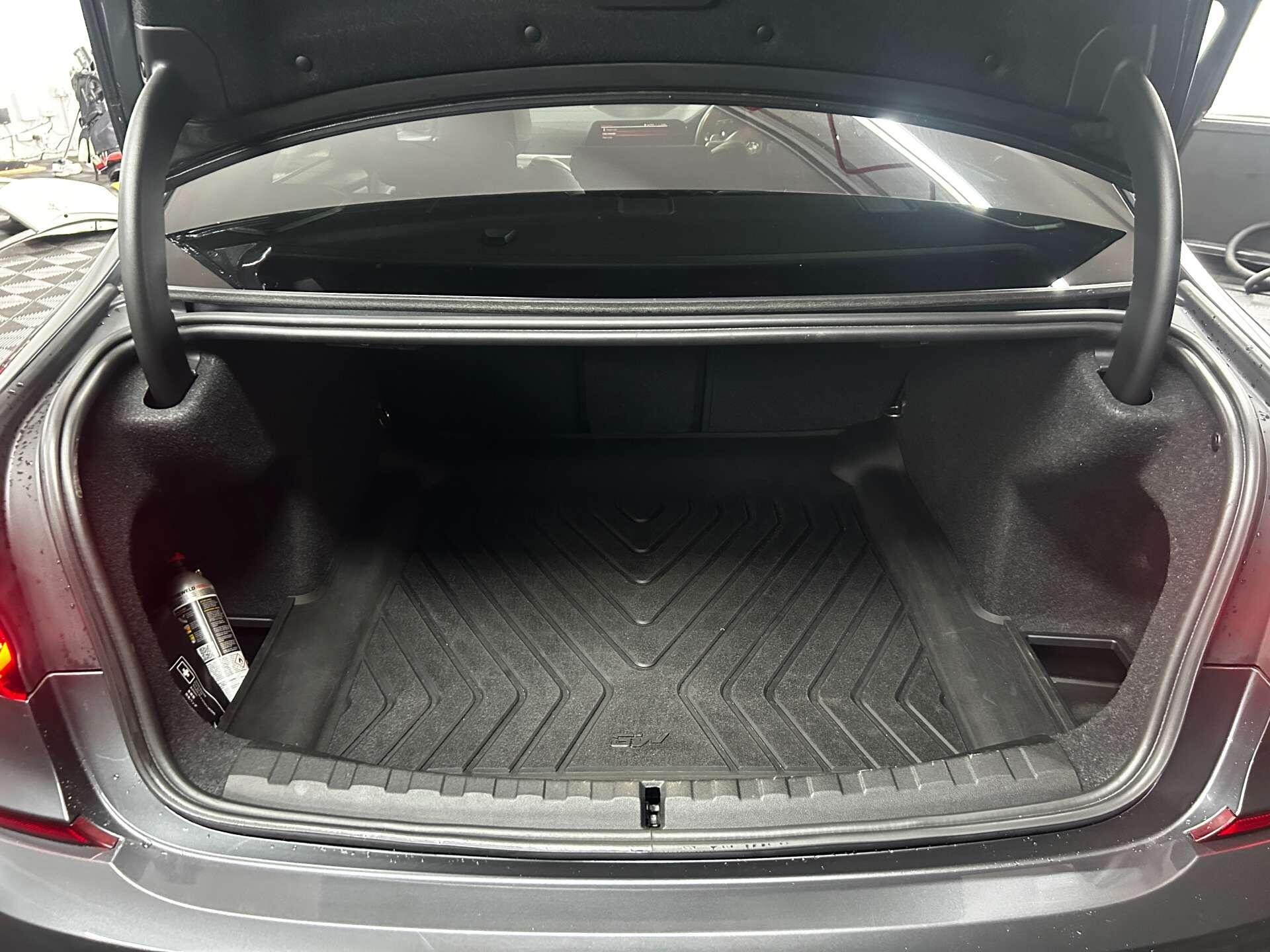 BMW 3 Series view 36