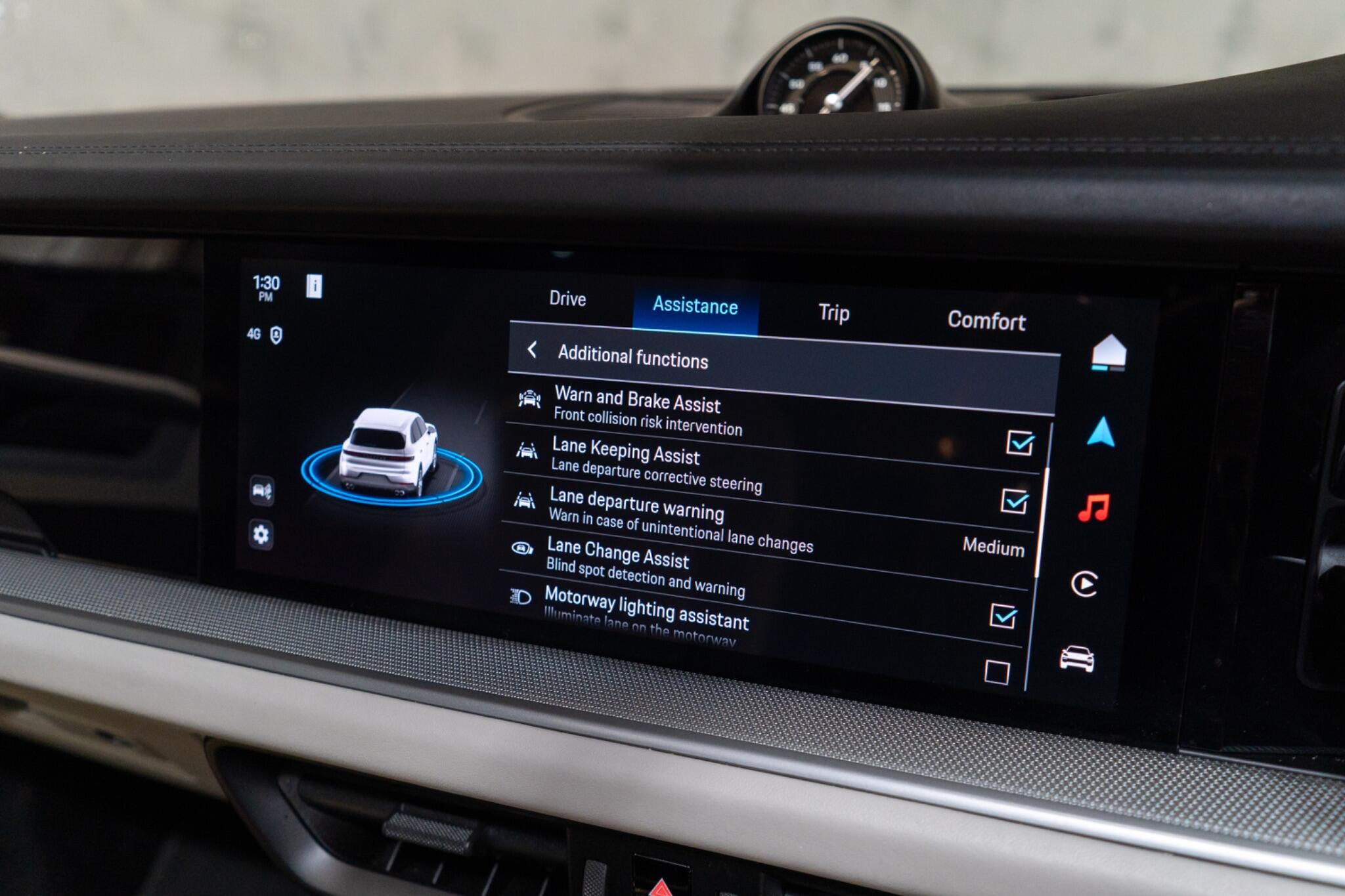 Porsche Cayenne view 27
