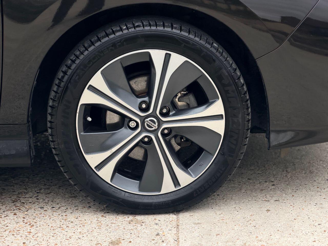 Nissan Leaf view 13