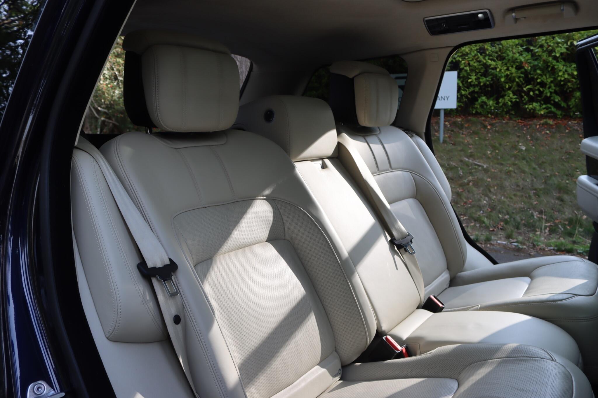 Land Rover Range Rover view 44