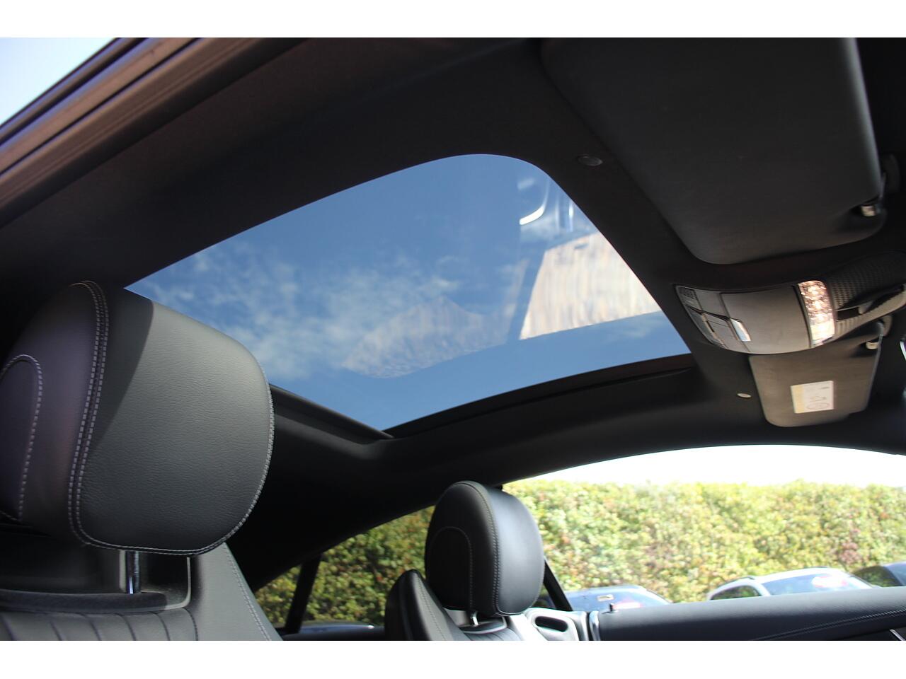 Mercedes-Benz E Class view 31