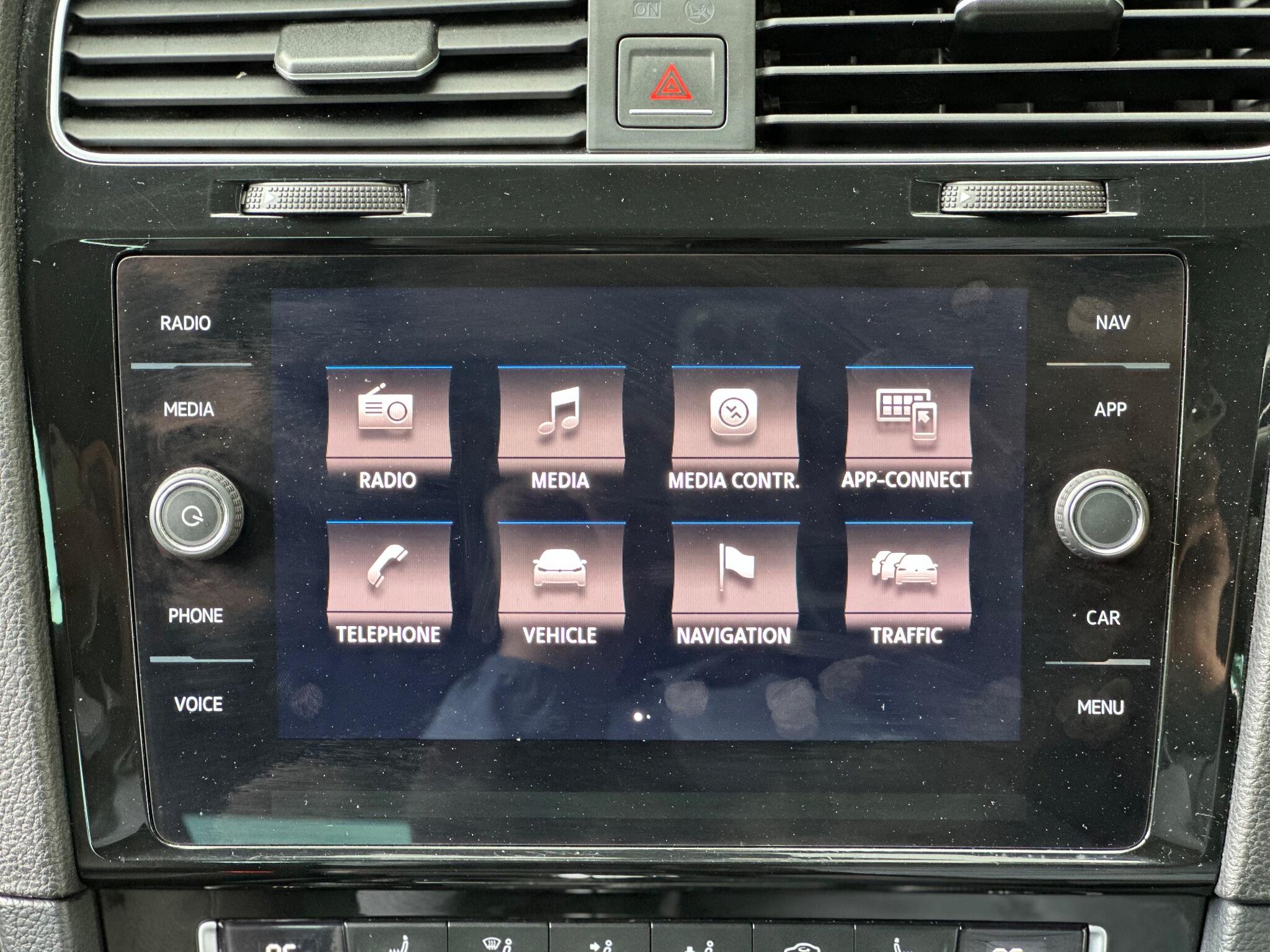 Volkswagen Golf view 20