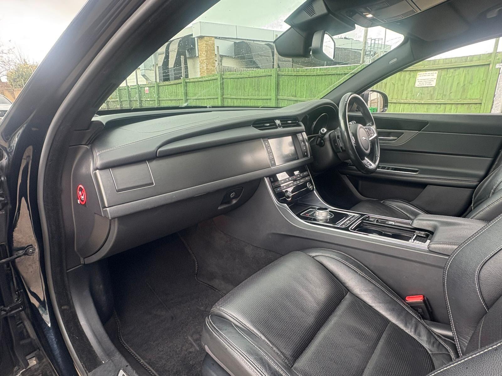 Jaguar XF view 9