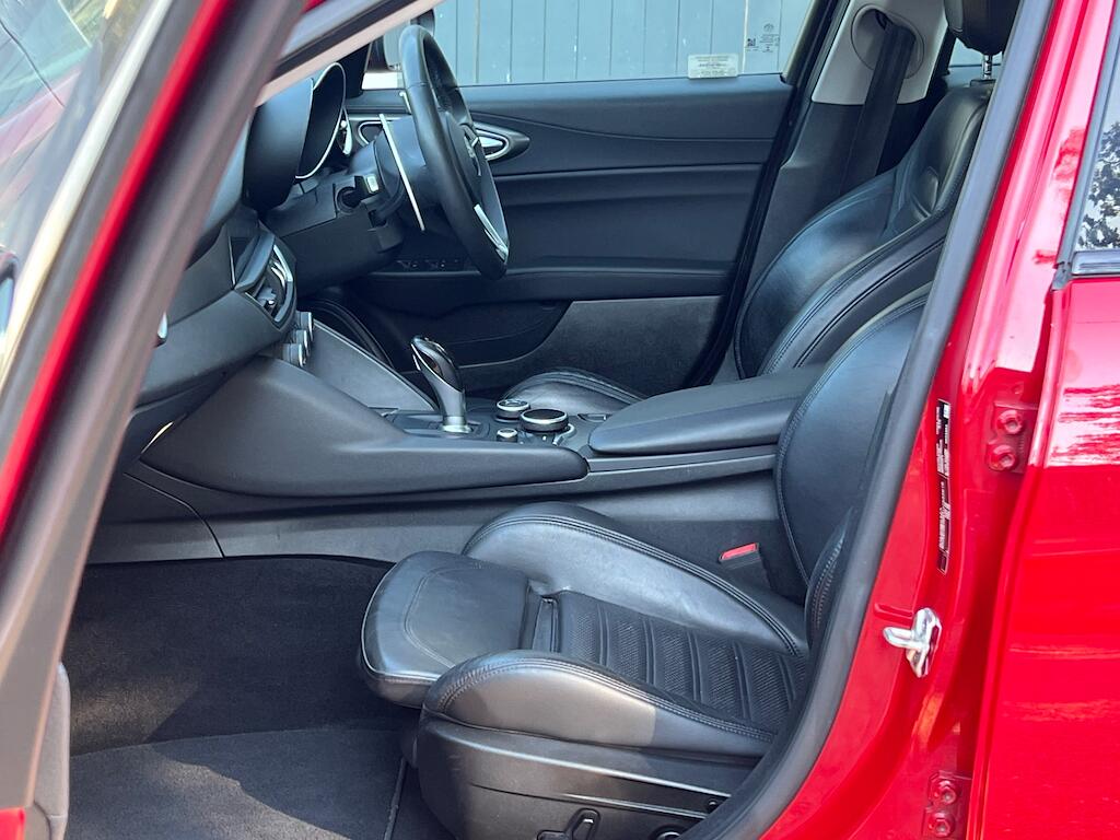 Alfa Romeo Giulia view 16
