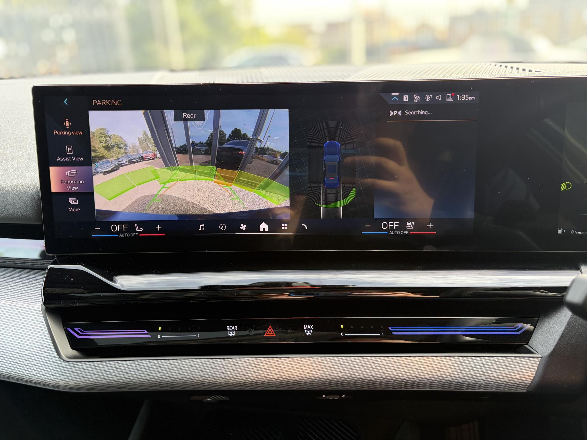 BMW 5 Series view 26
