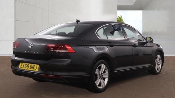 Volkswagen Passat view 2