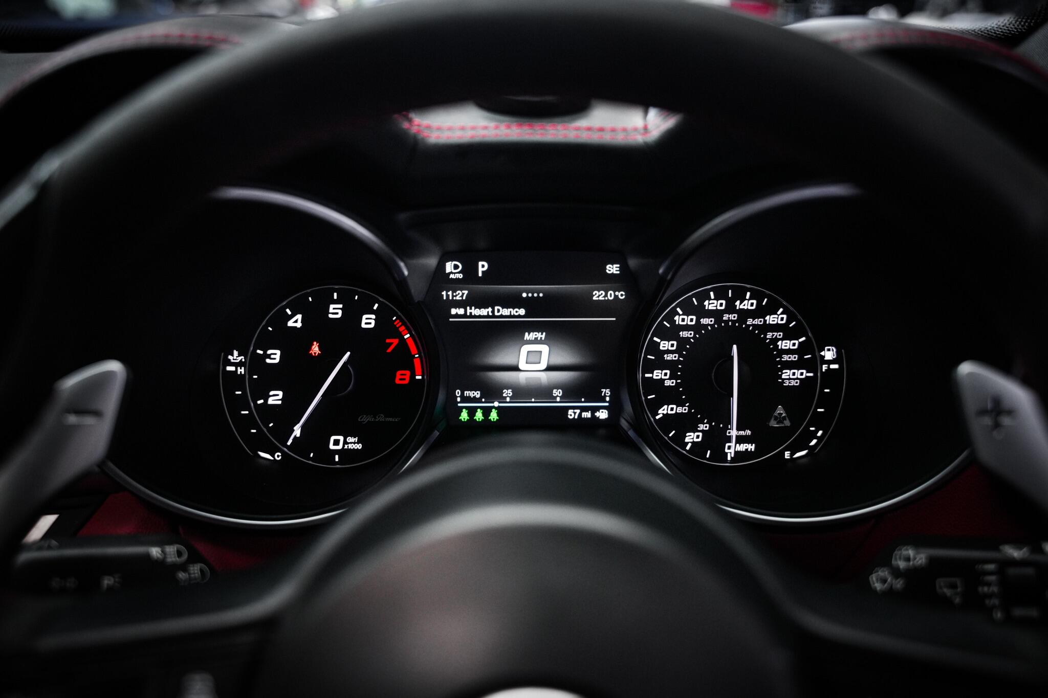 Alfa Romeo Stelvio view 21