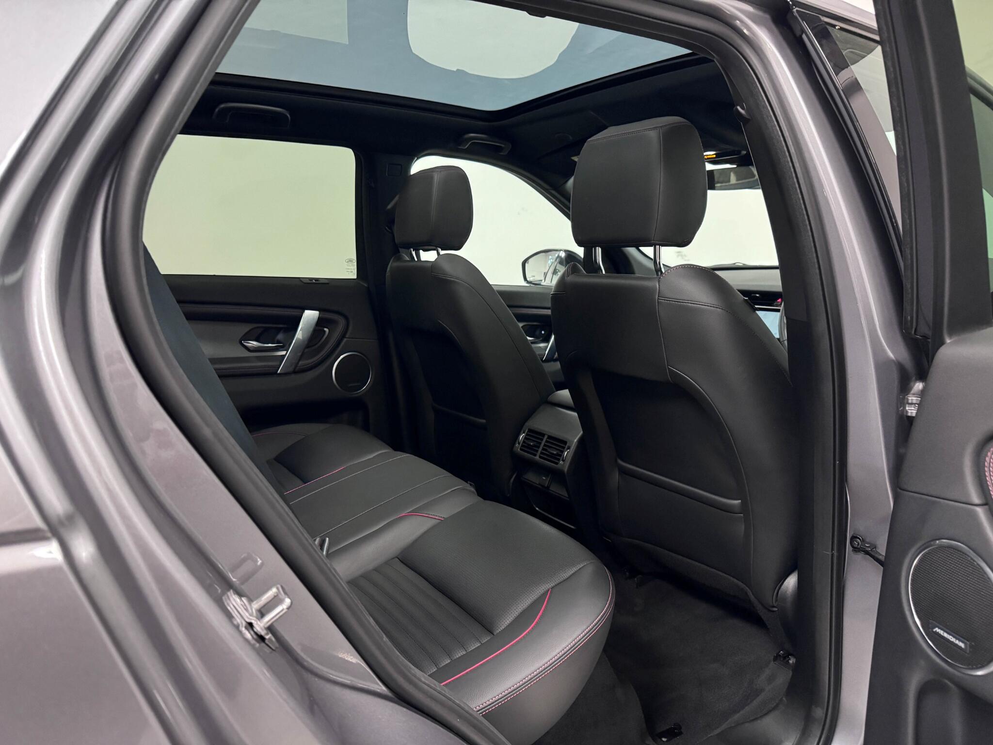 Land Rover Discovery Sport view 11