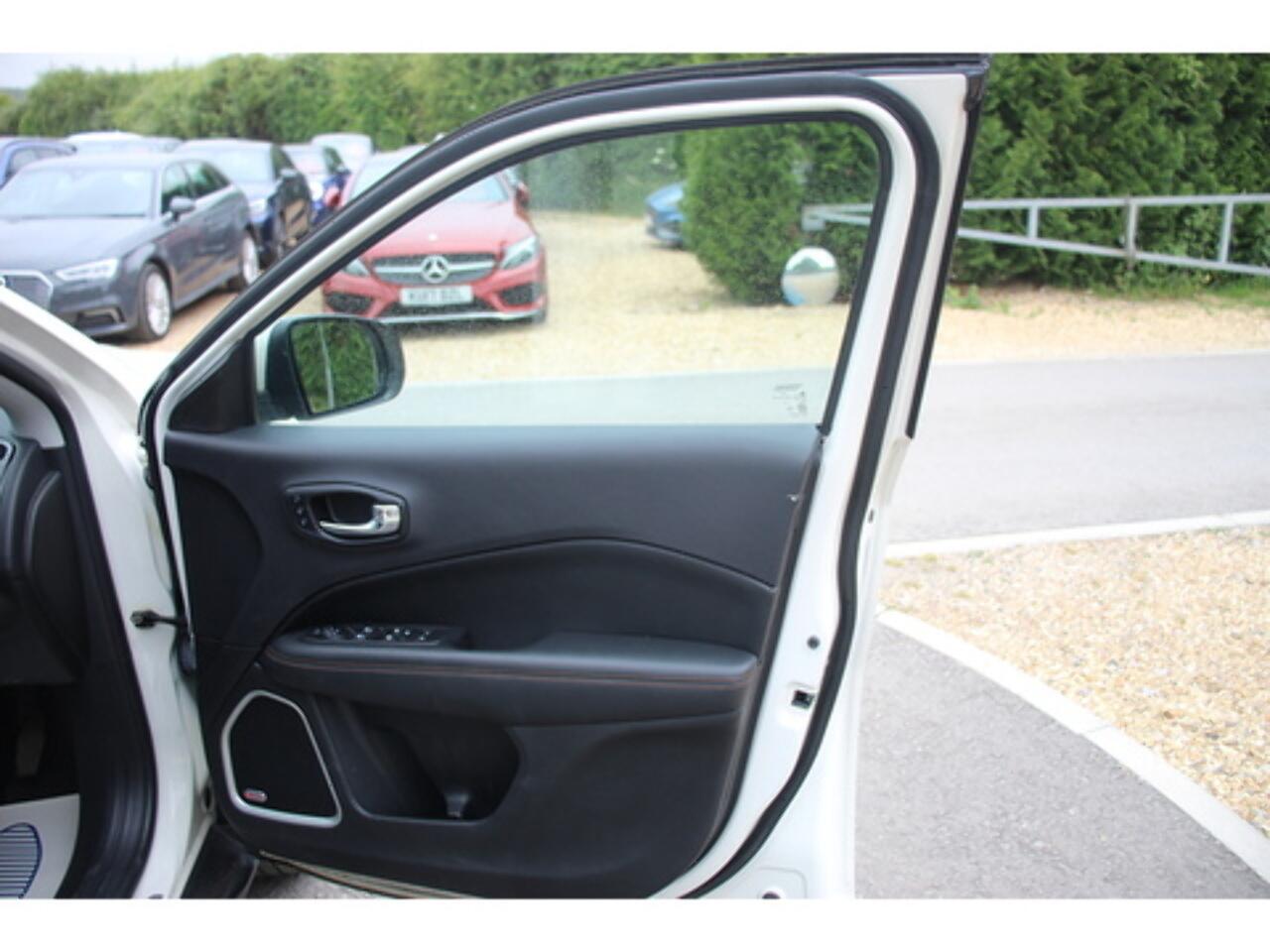 Jeep Compass view 35