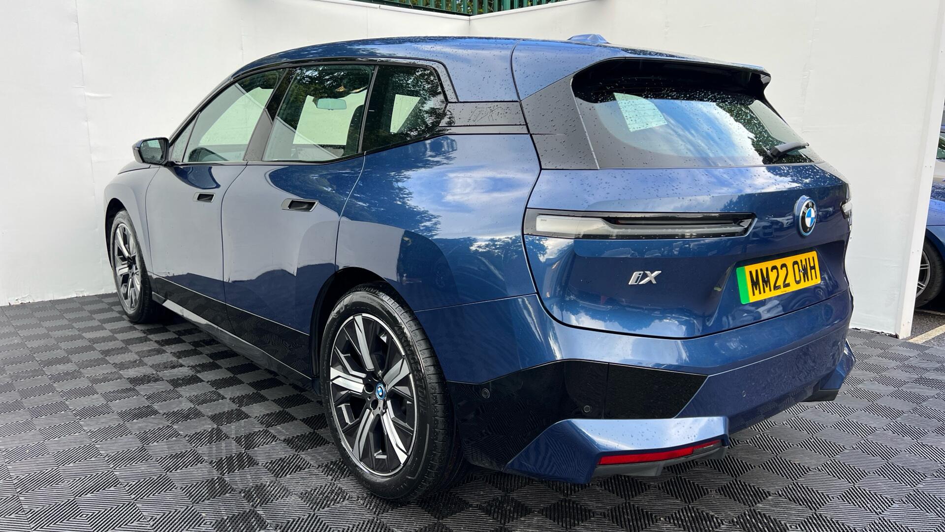 BMW Ix view 28