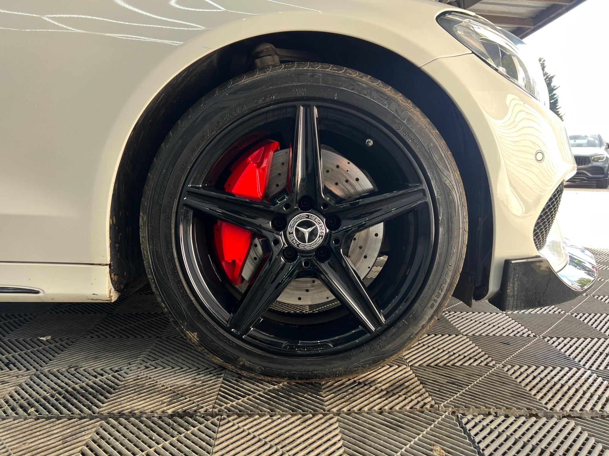 Mercedes-Benz C Class view 34