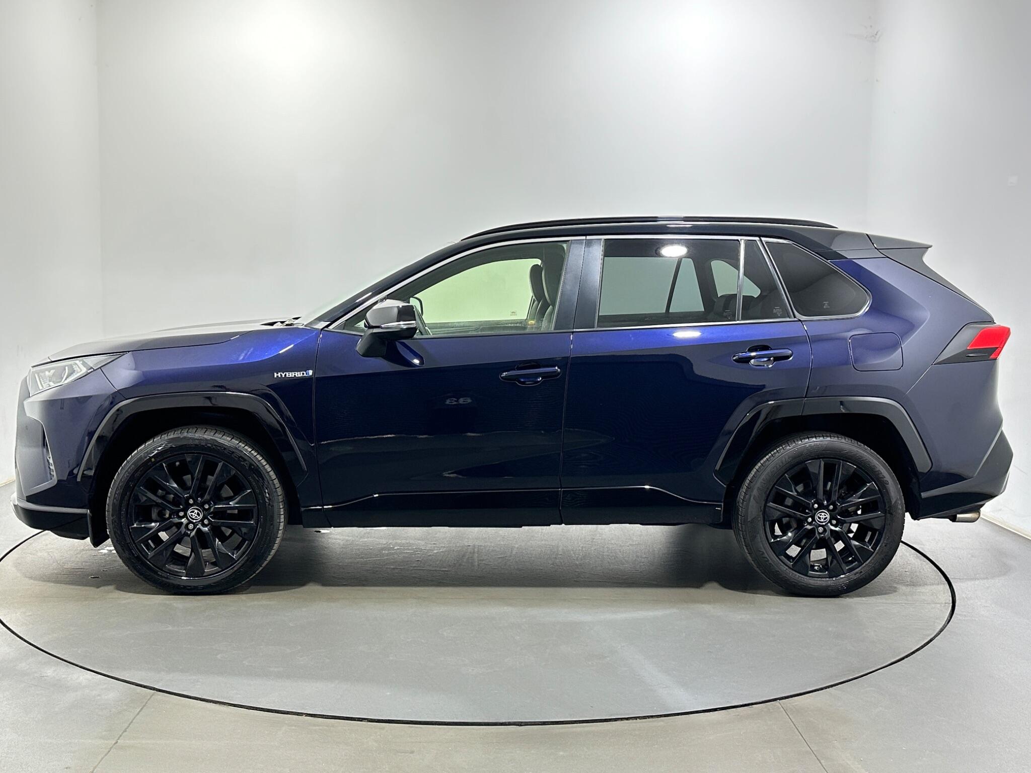 Toyota Rav4 view 5