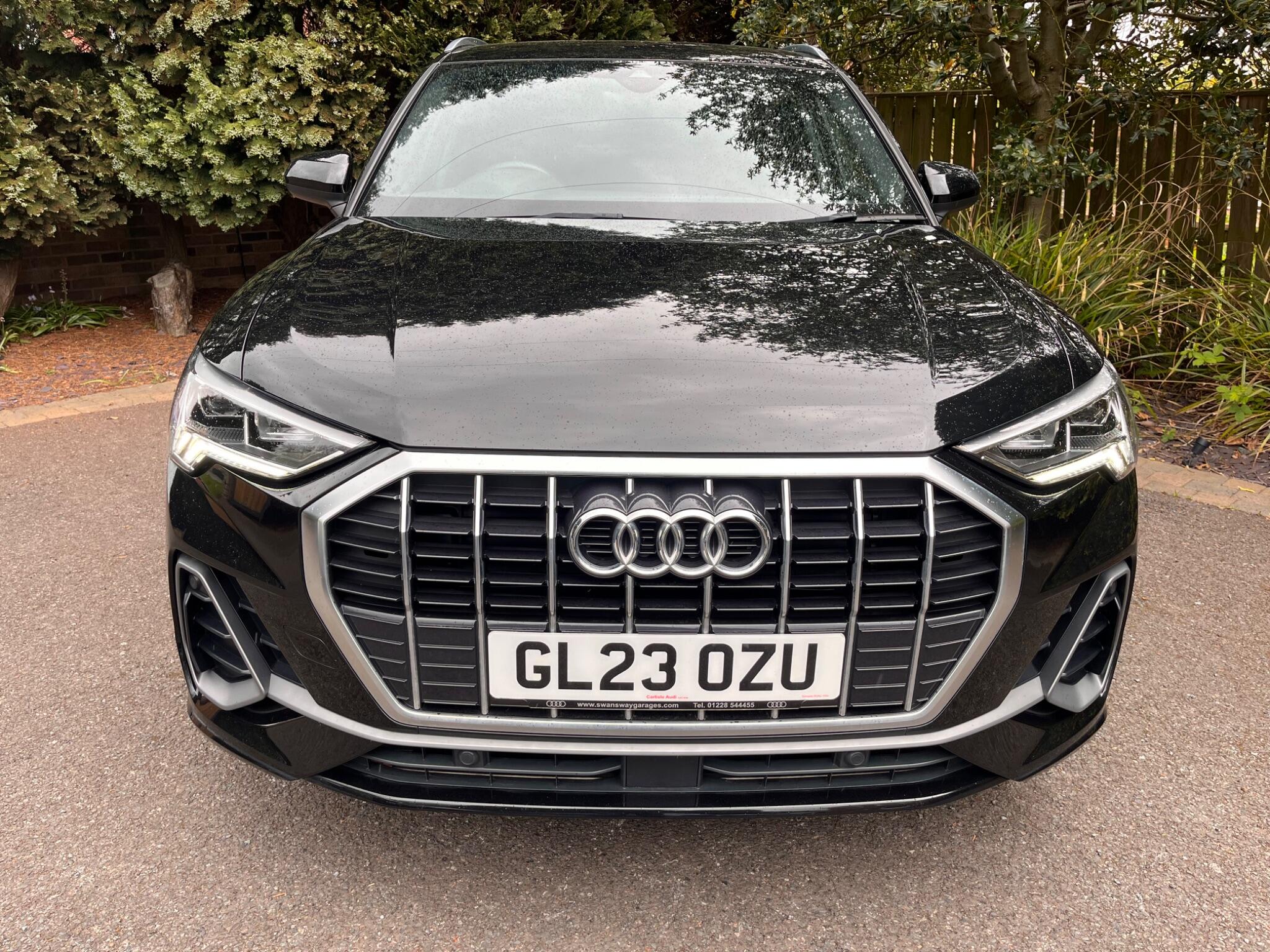 Audi Q3 view 25