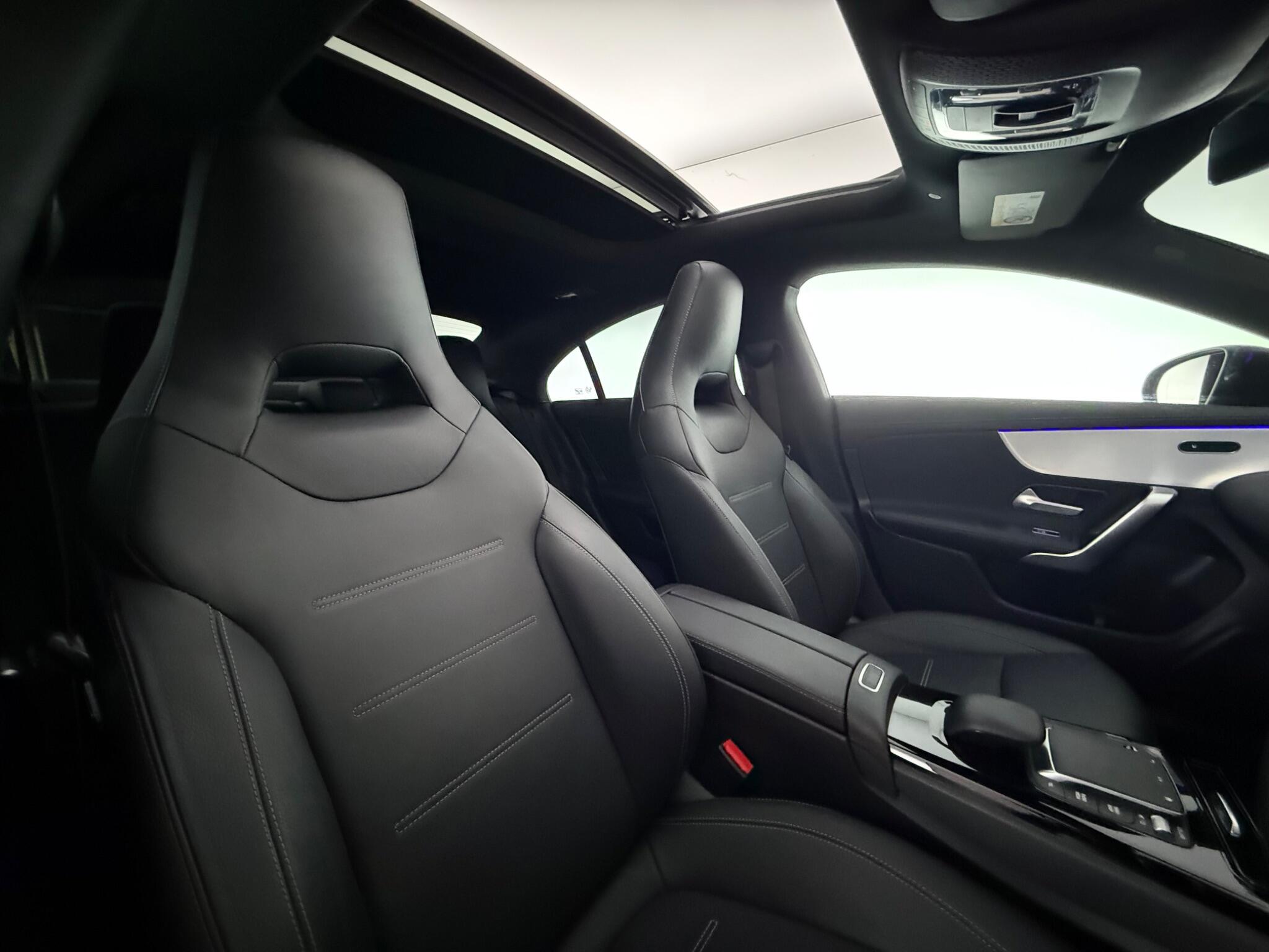 Mercedes-Benz Cla view 32