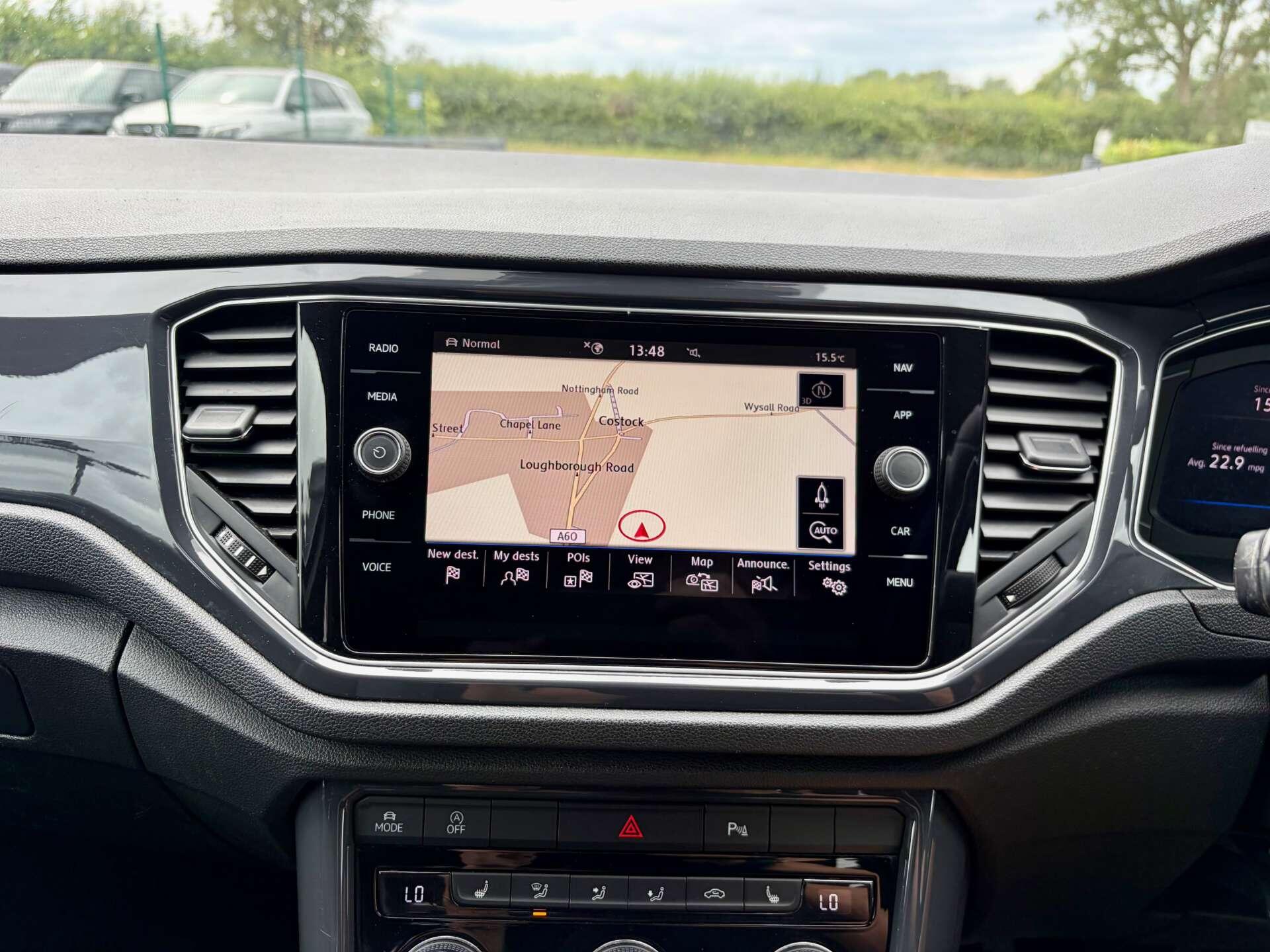 Volkswagen T-Roc view 47