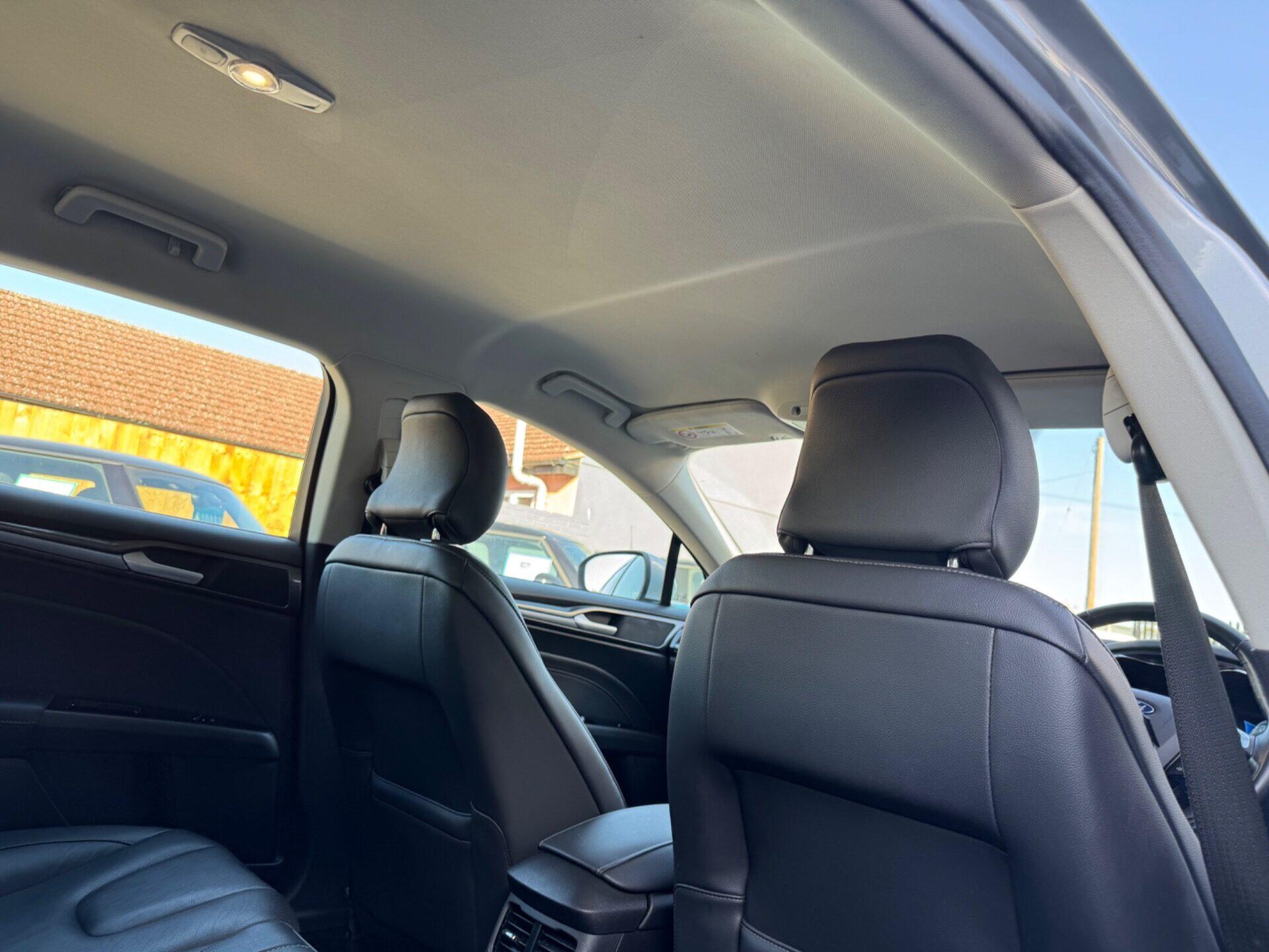Ford Mondeo view 34