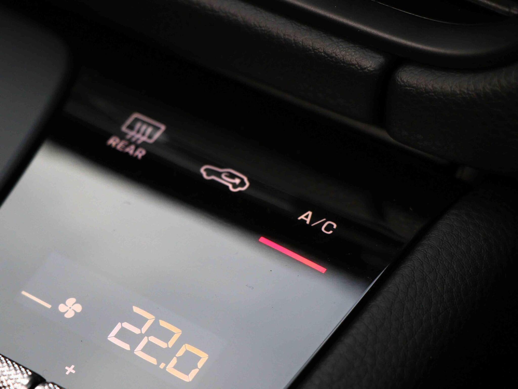 Porsche Macan view 31