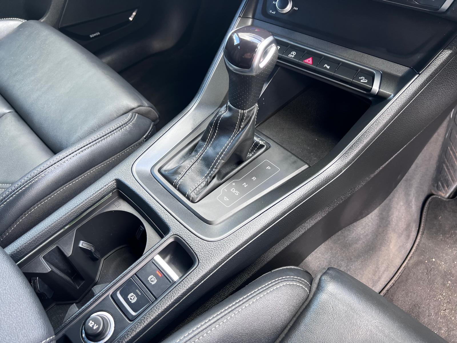 Audi Q3 view 26
