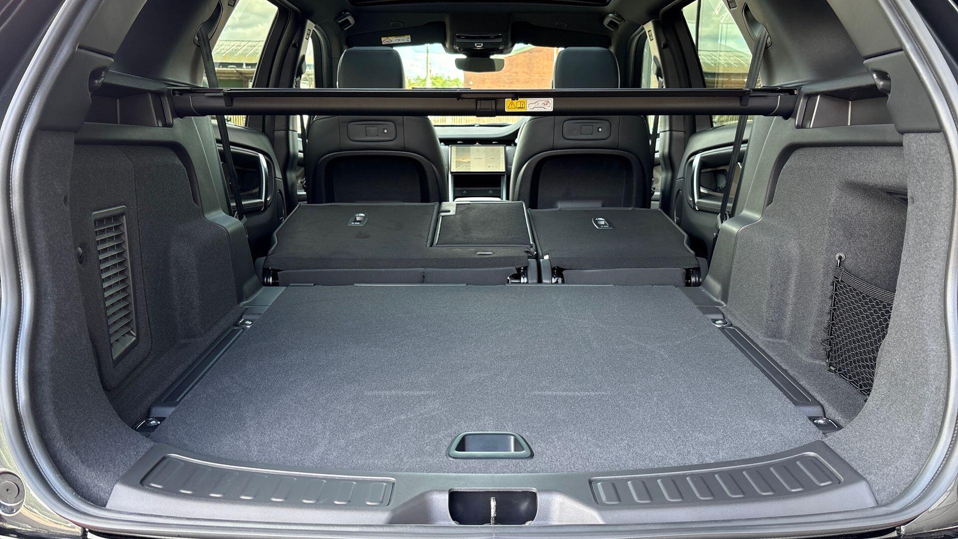 Land Rover Discovery Sport view 22