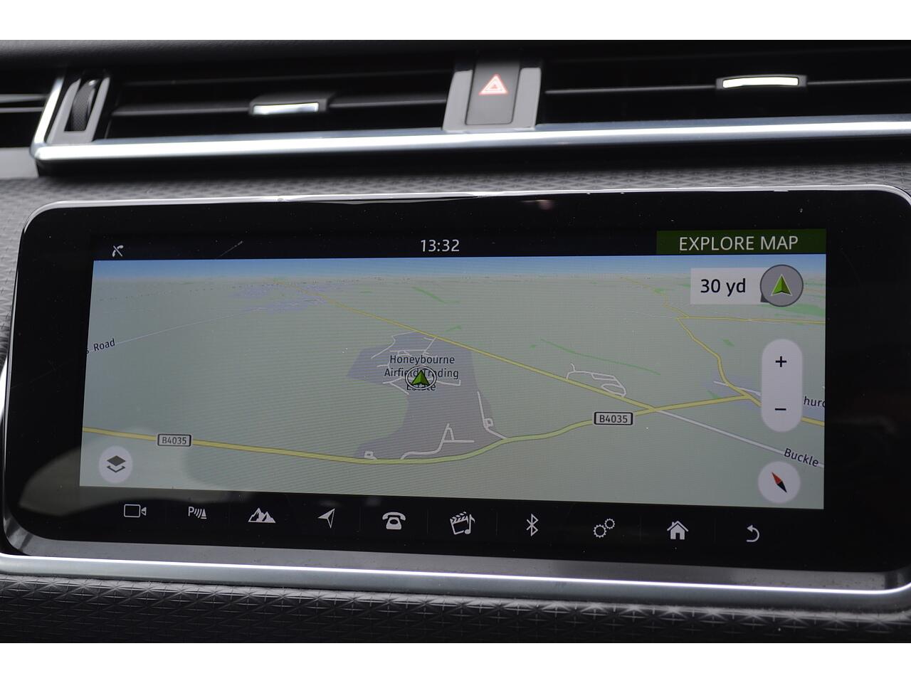 Land Rover Range Rover Velar view 17
