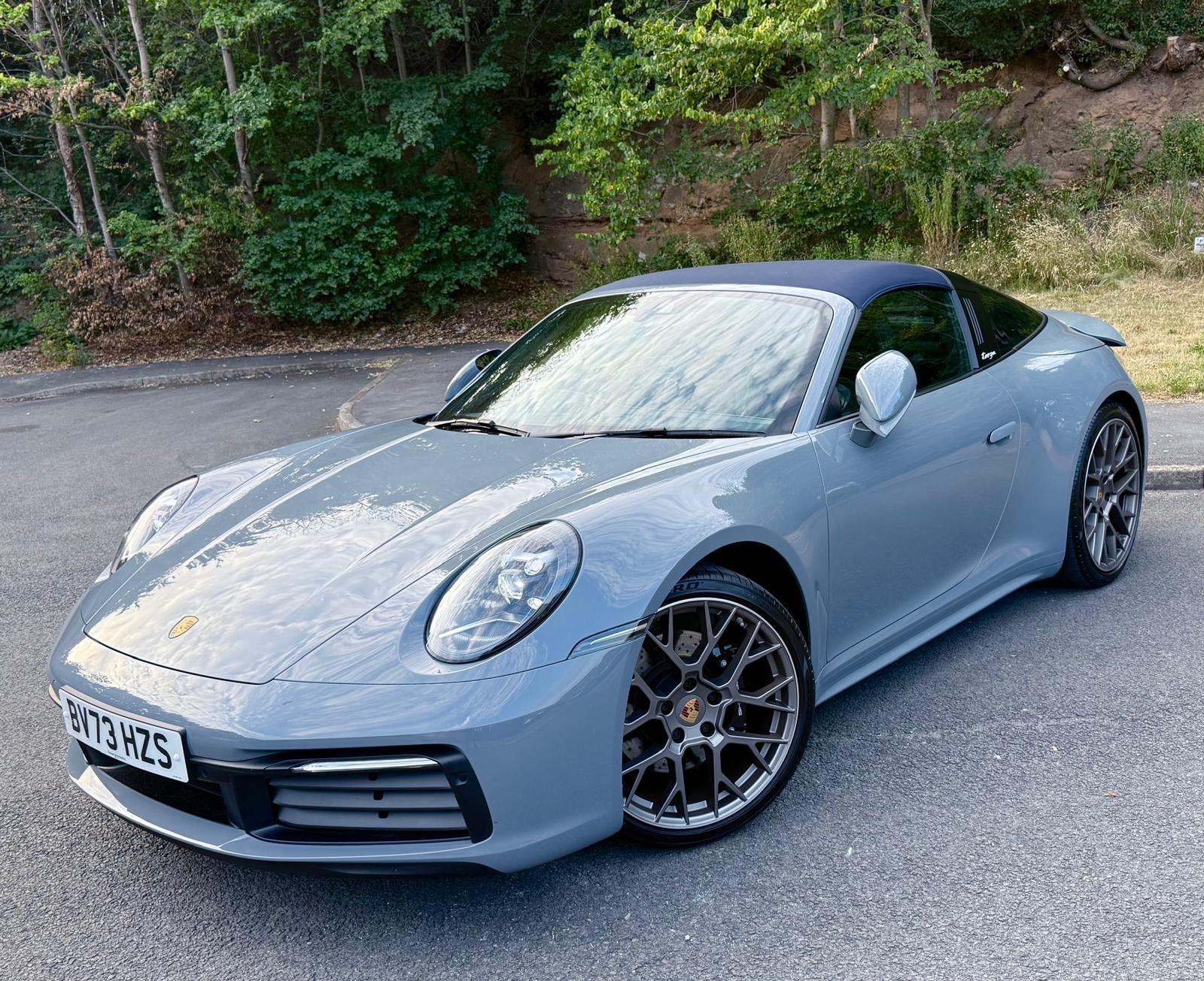 Porsche 911 view 11