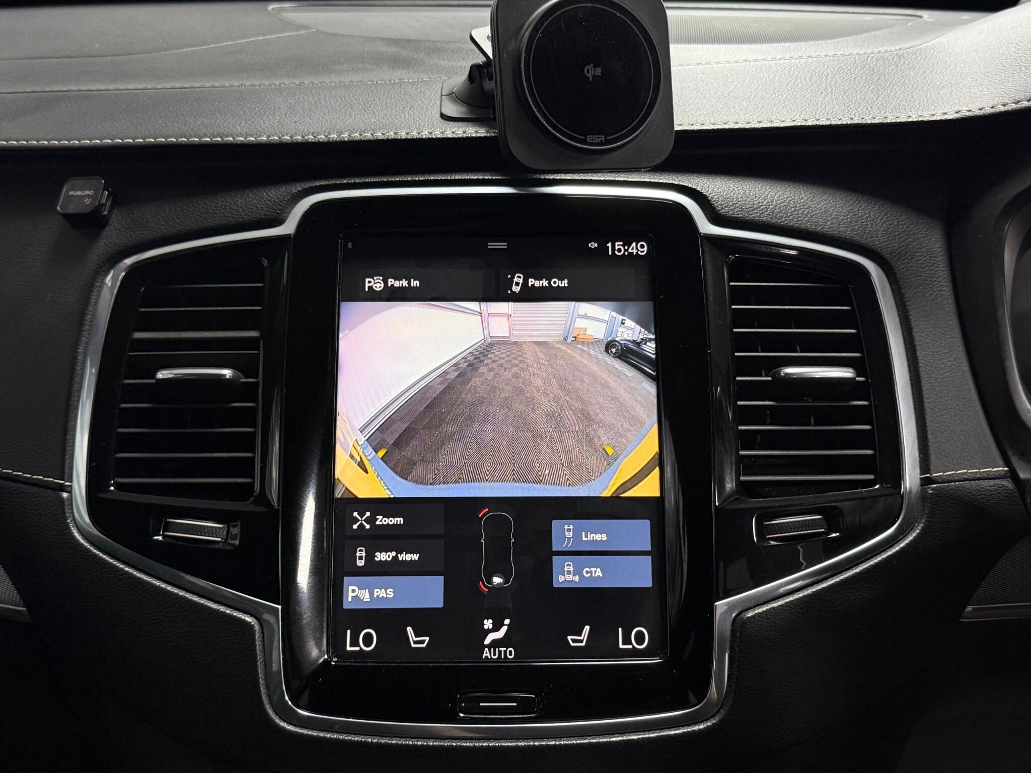 Volvo XC90 view 32