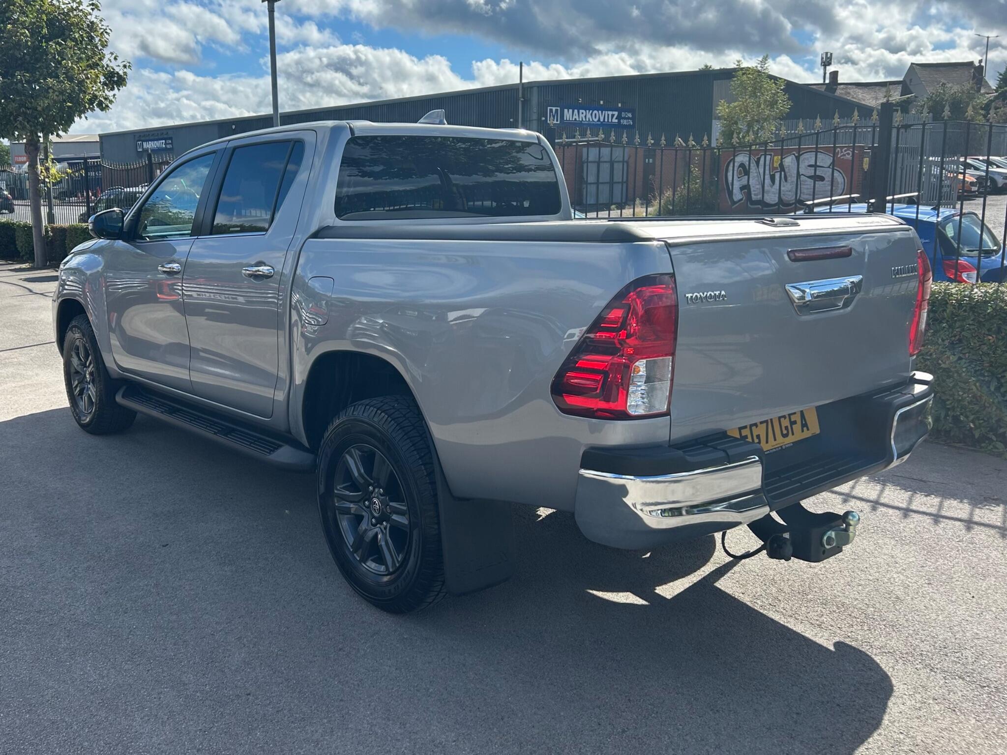 Toyota Hilux view 6