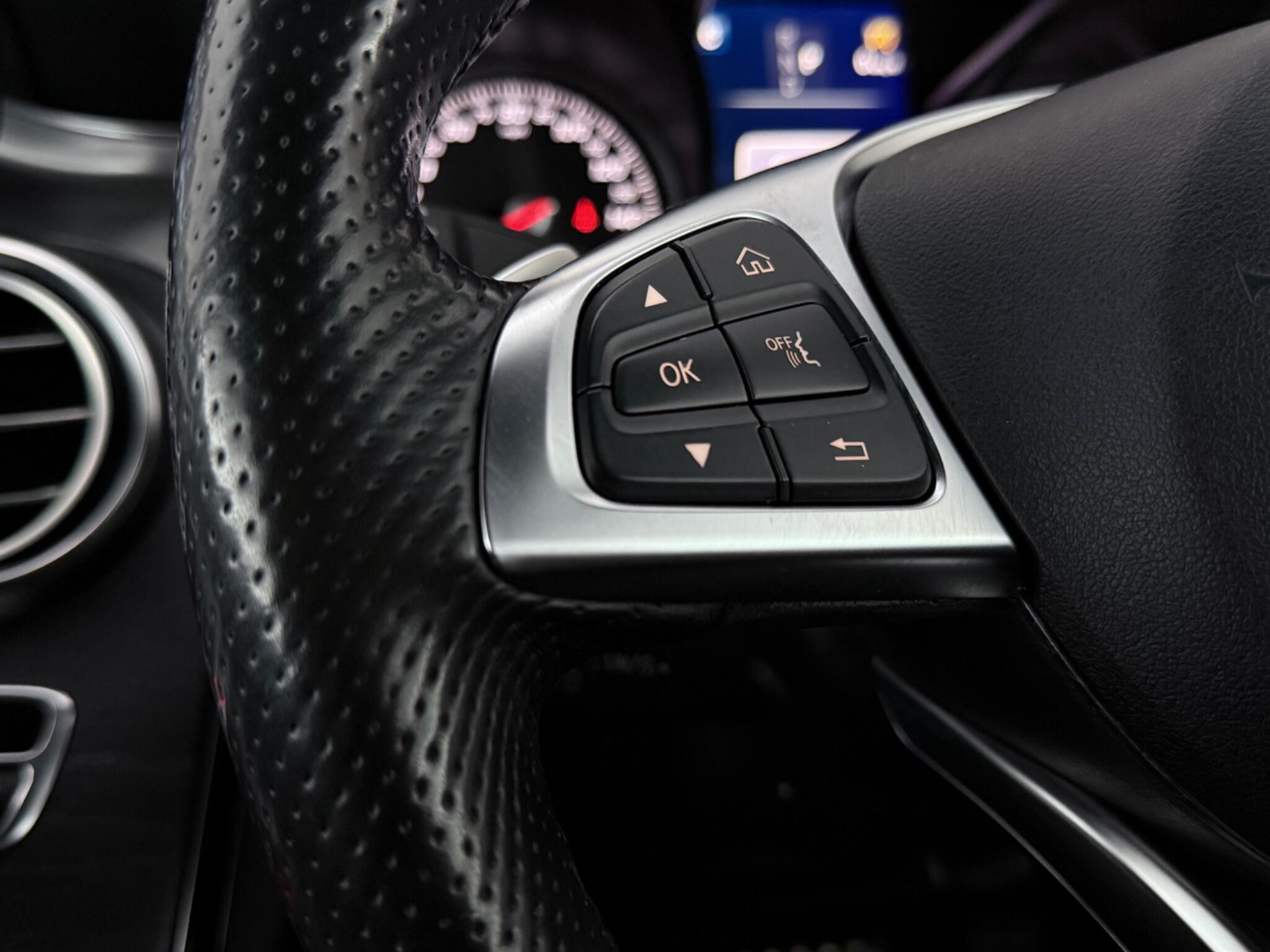 Mercedes-Benz C-Class view 13