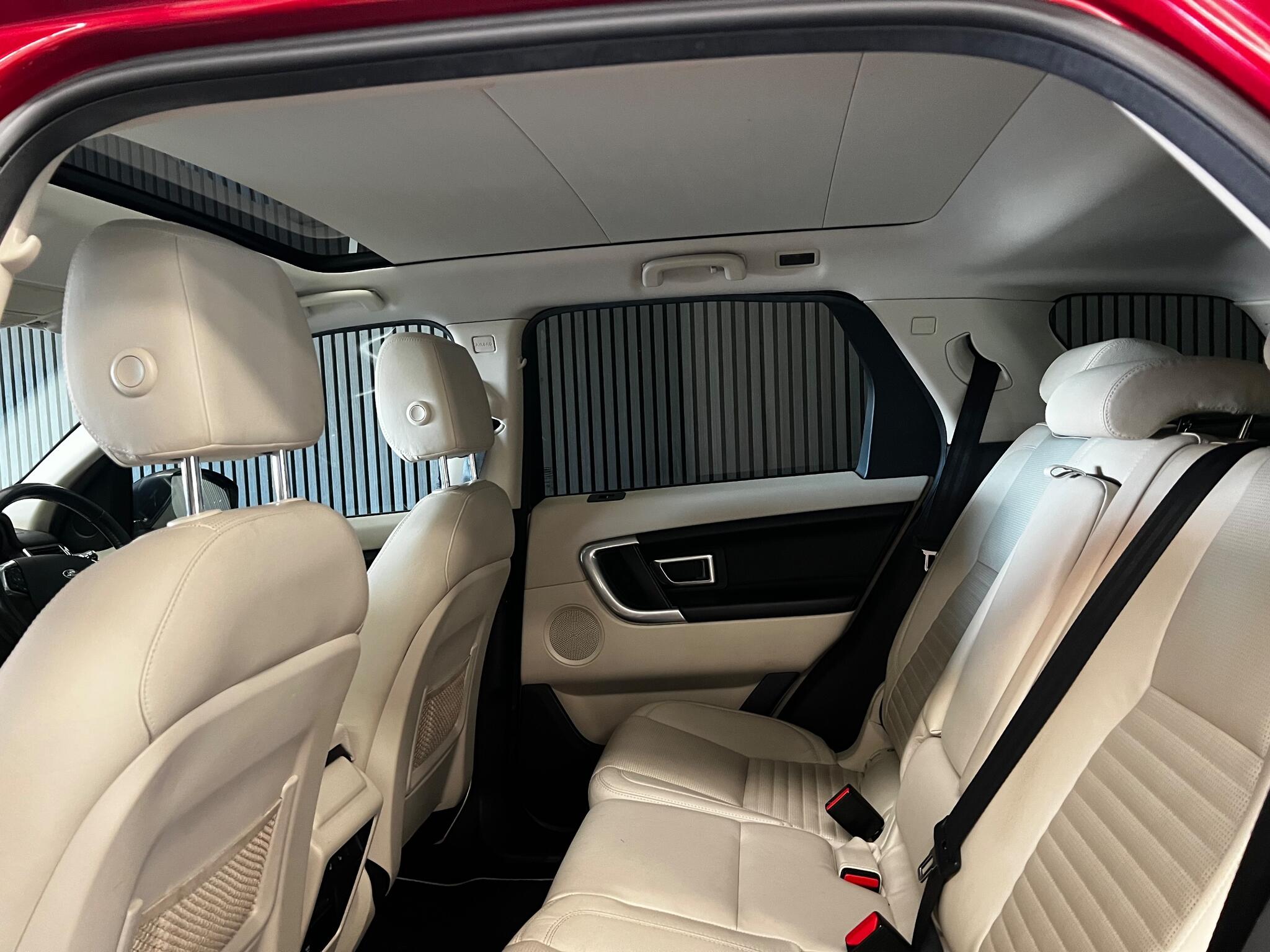 Land Rover Discovery Sport view 19