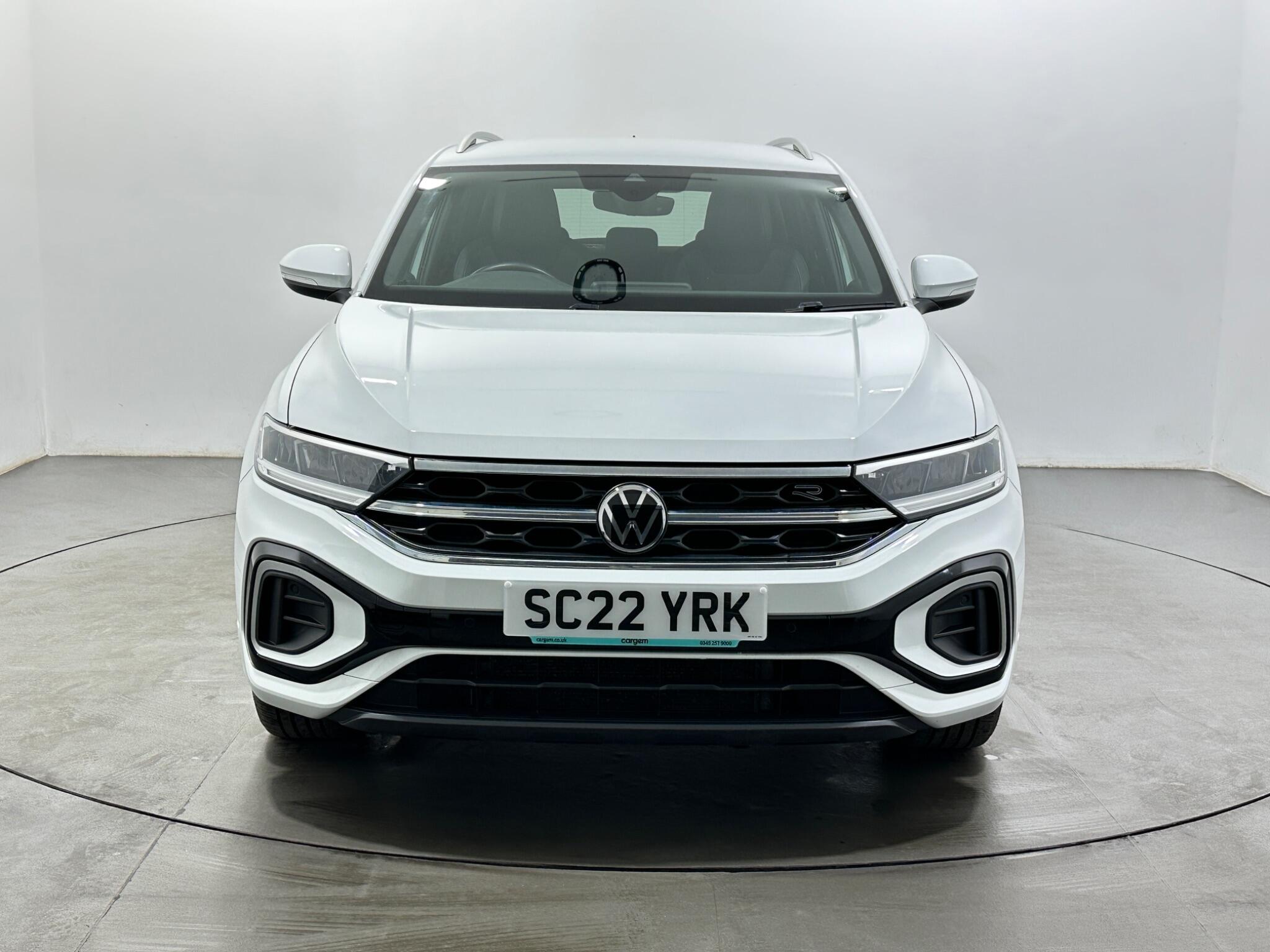 Volkswagen T-Roc view 3