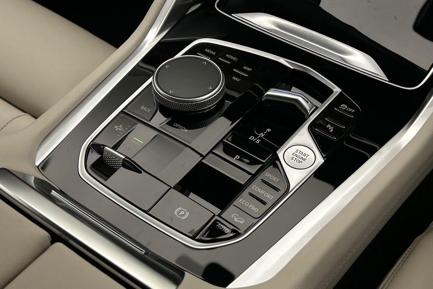 BMW X6 view 10