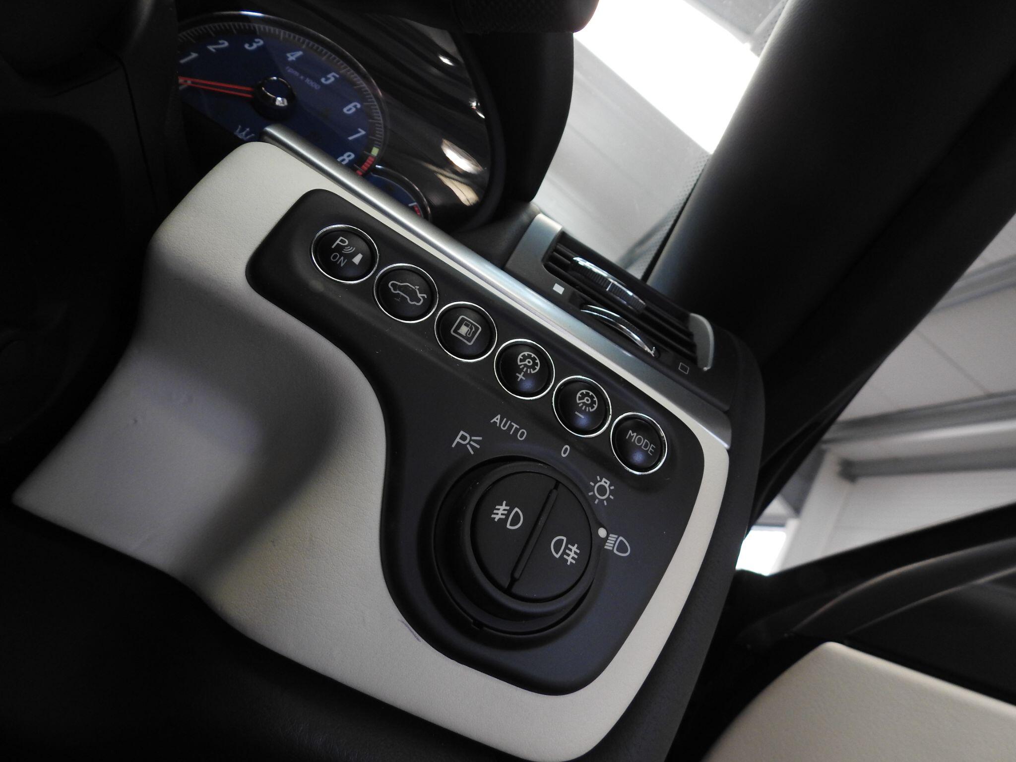 Maserati Grancabrio view 25