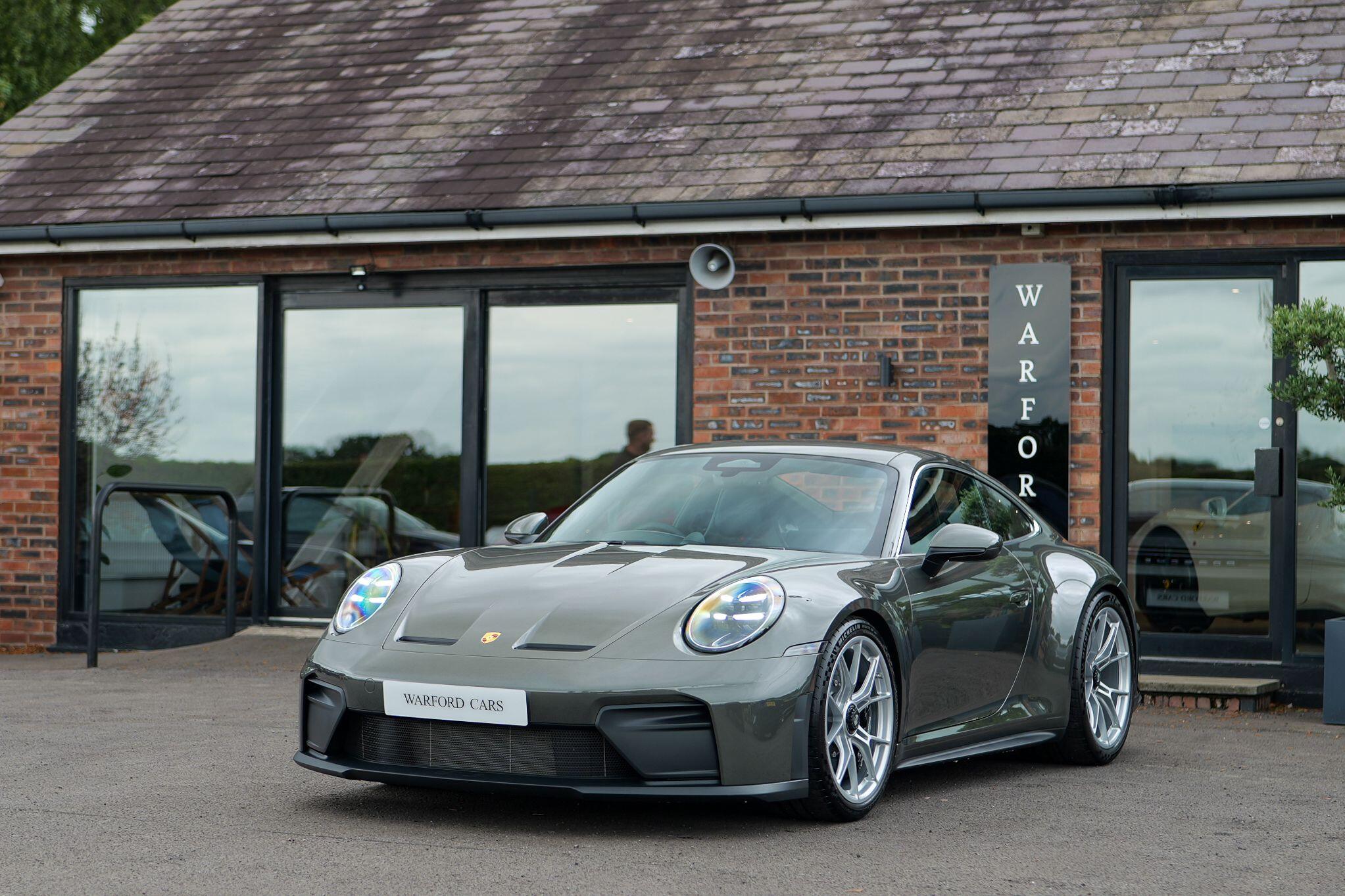 Porsche 911 view 3