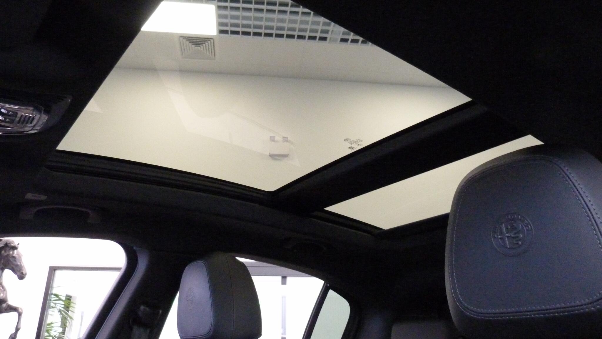 Alfa Romeo Stelvio view 35