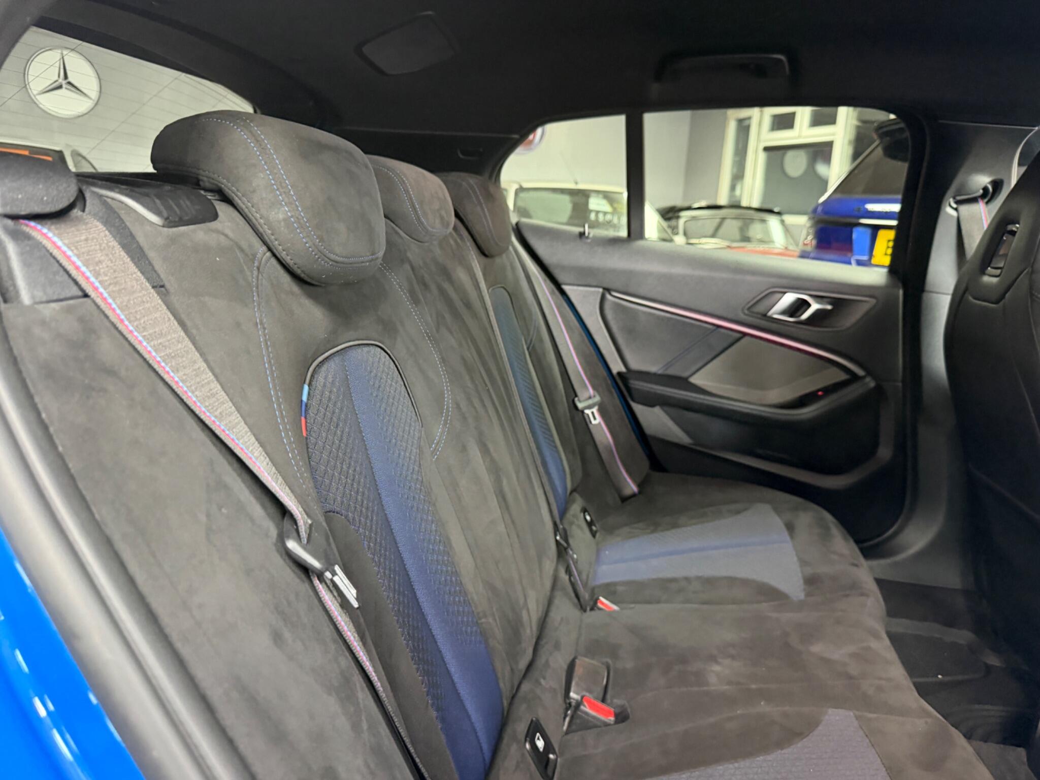 BMW 1 Series view 28