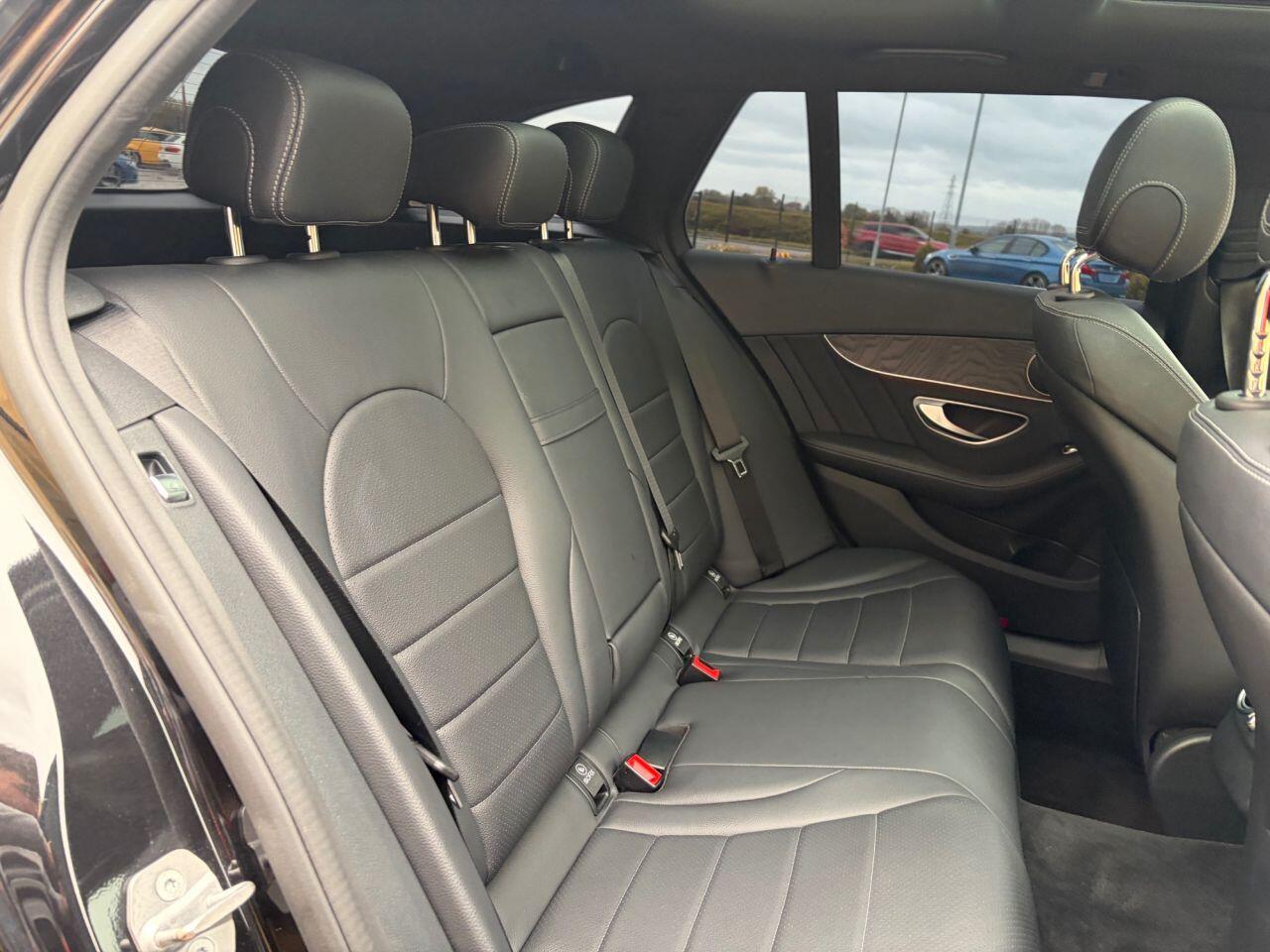 Mercedes-Benz C-Class view 25