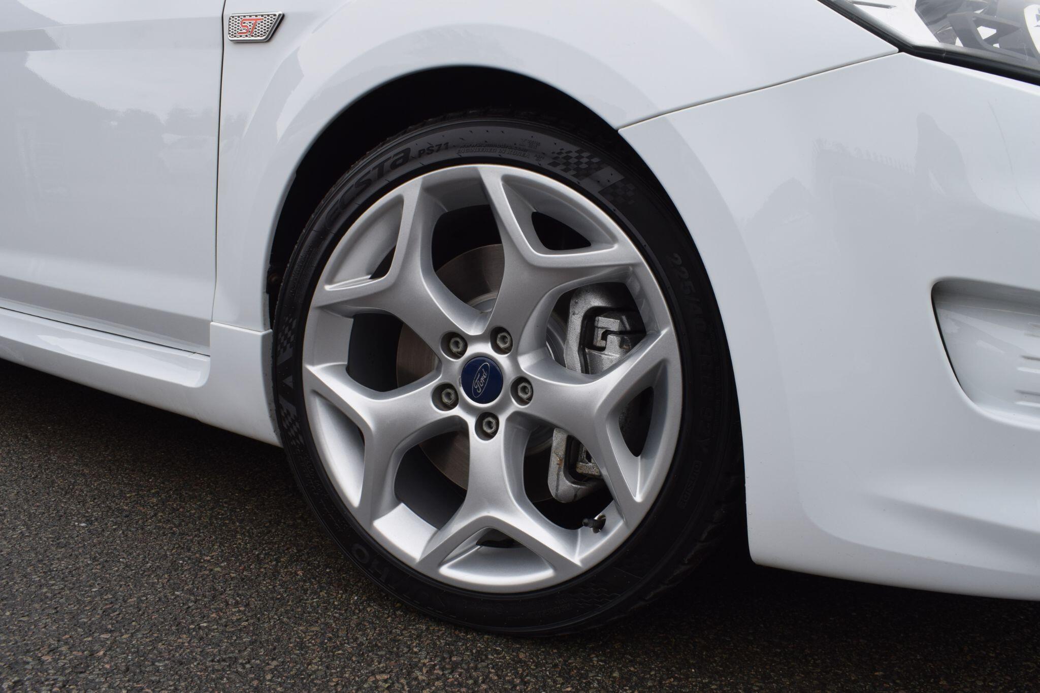 Ford Focus view 27