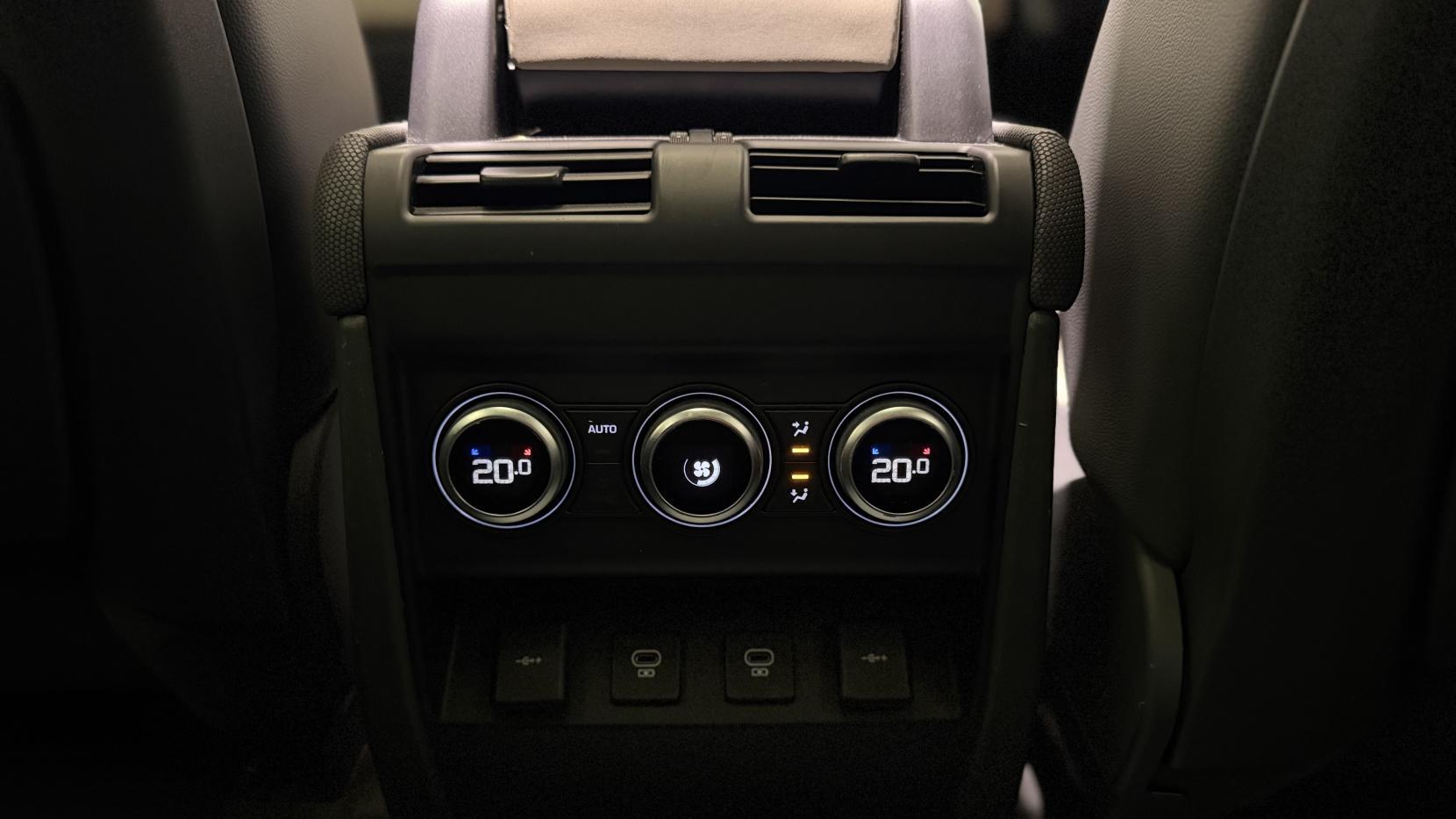 Land Rover Defender view 28