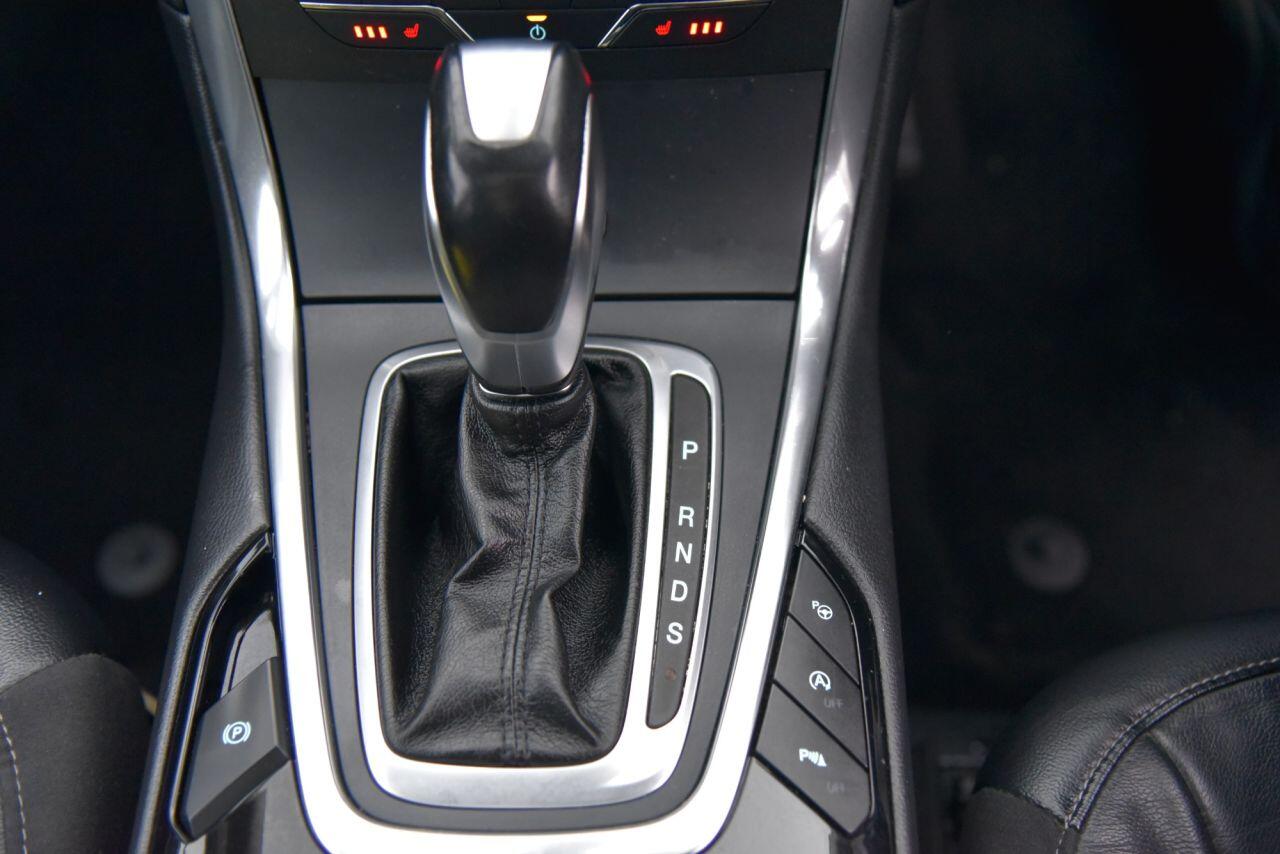 Ford Galaxy view 57