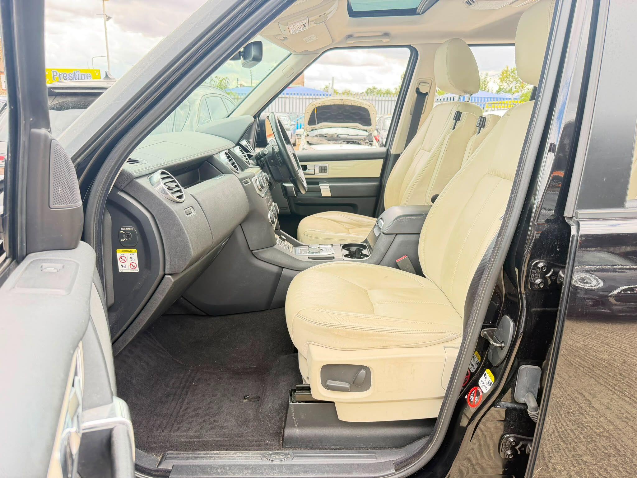 Land Rover Discovery view 18