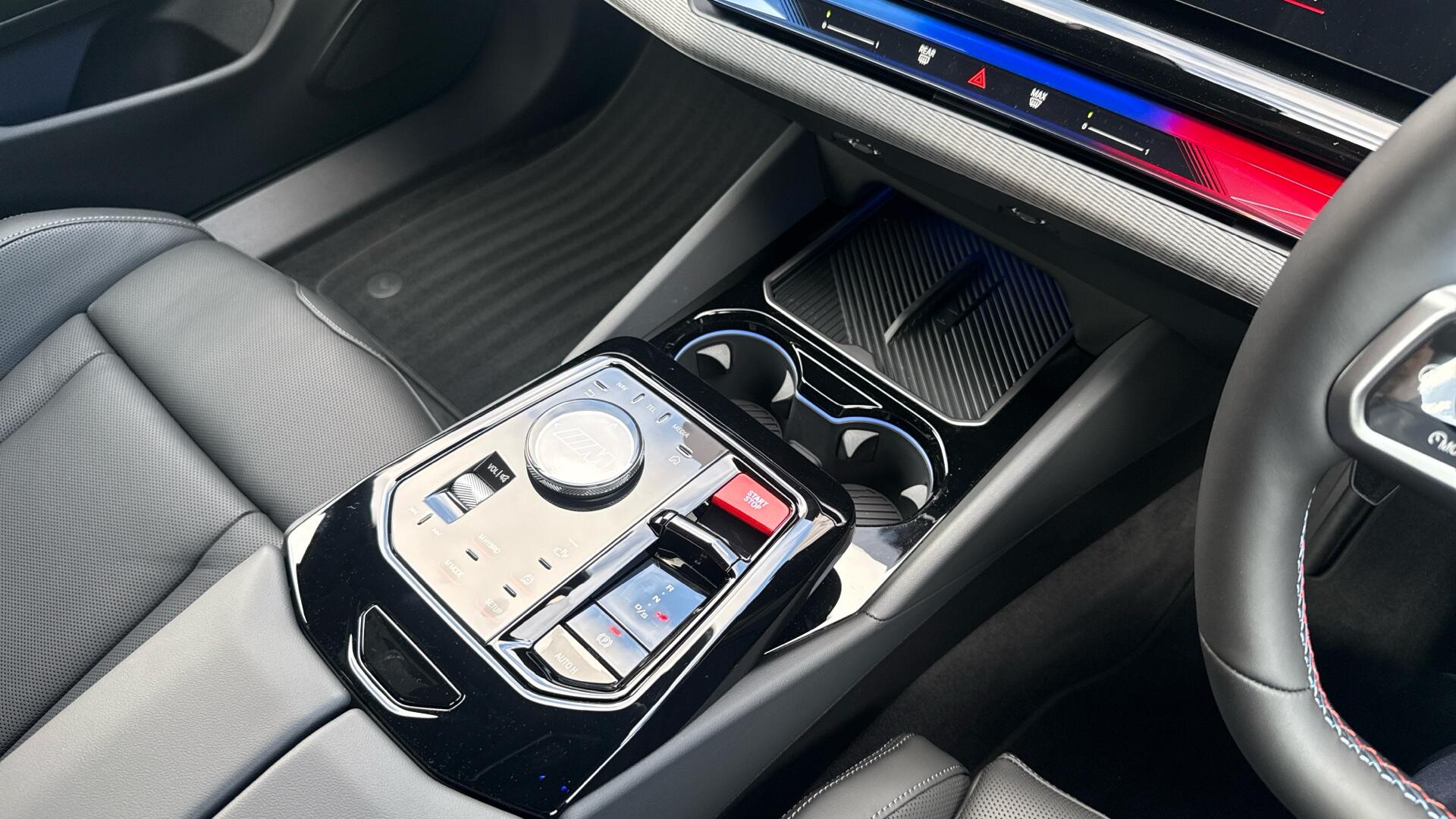 BMW M5 view 10