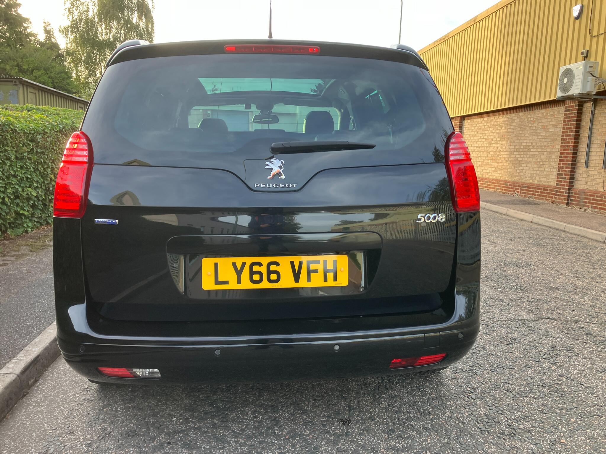 Peugeot 5008 view 6