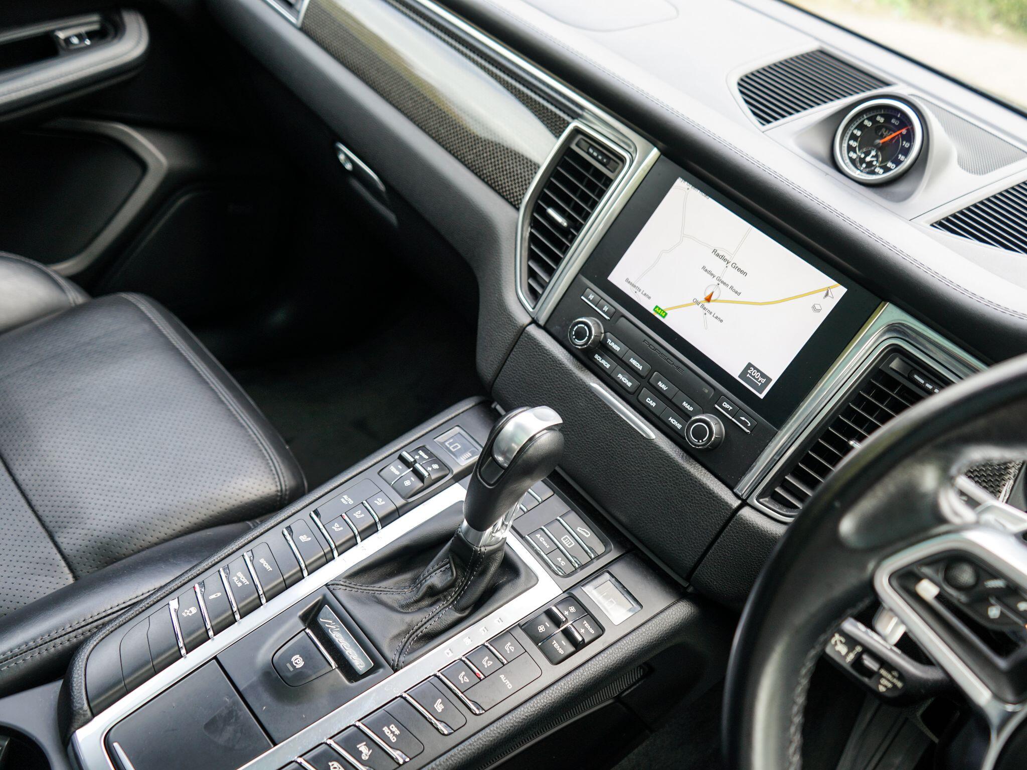 Porsche Macan view 6
