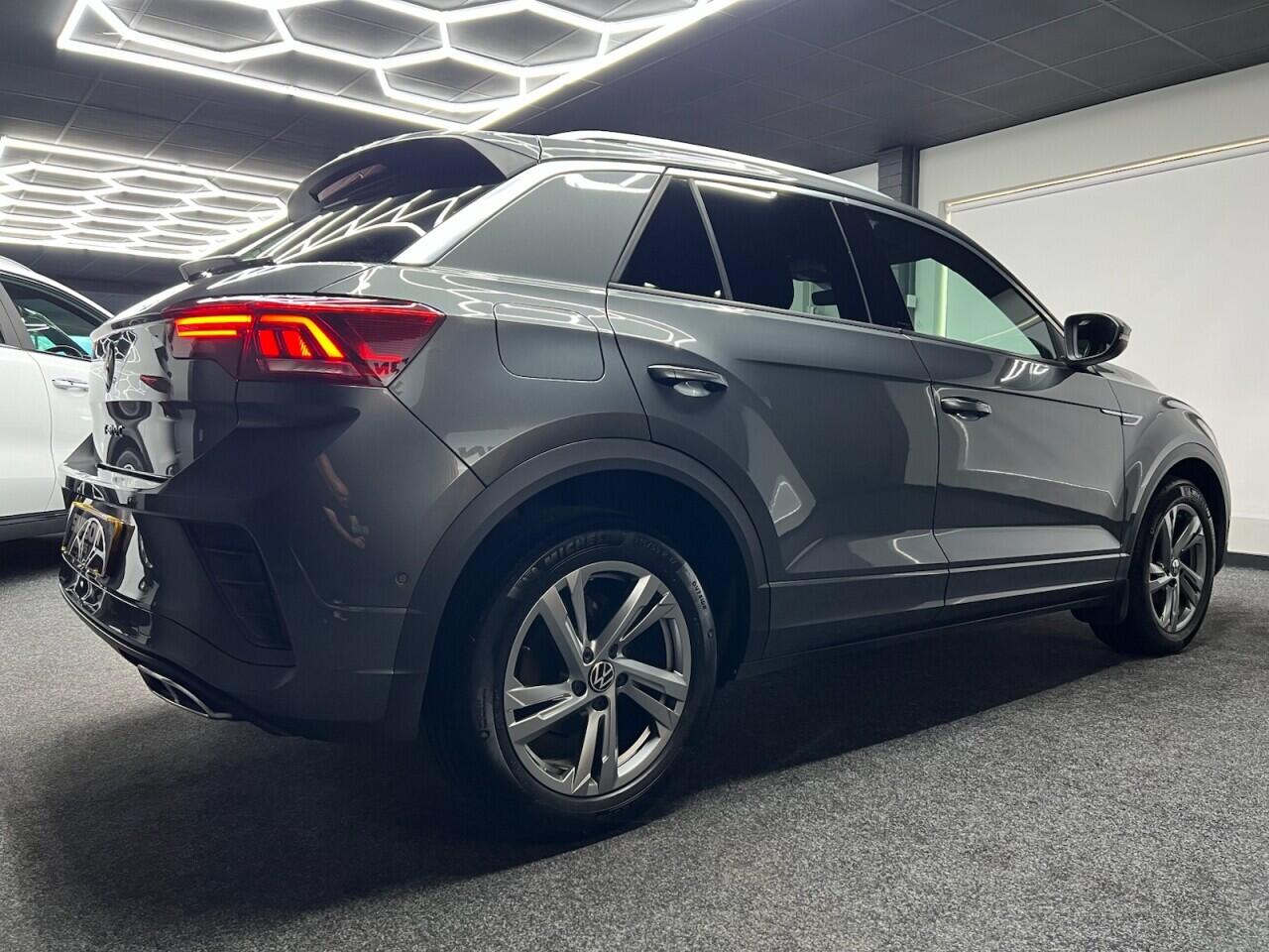 Volkswagen T-Roc view 14