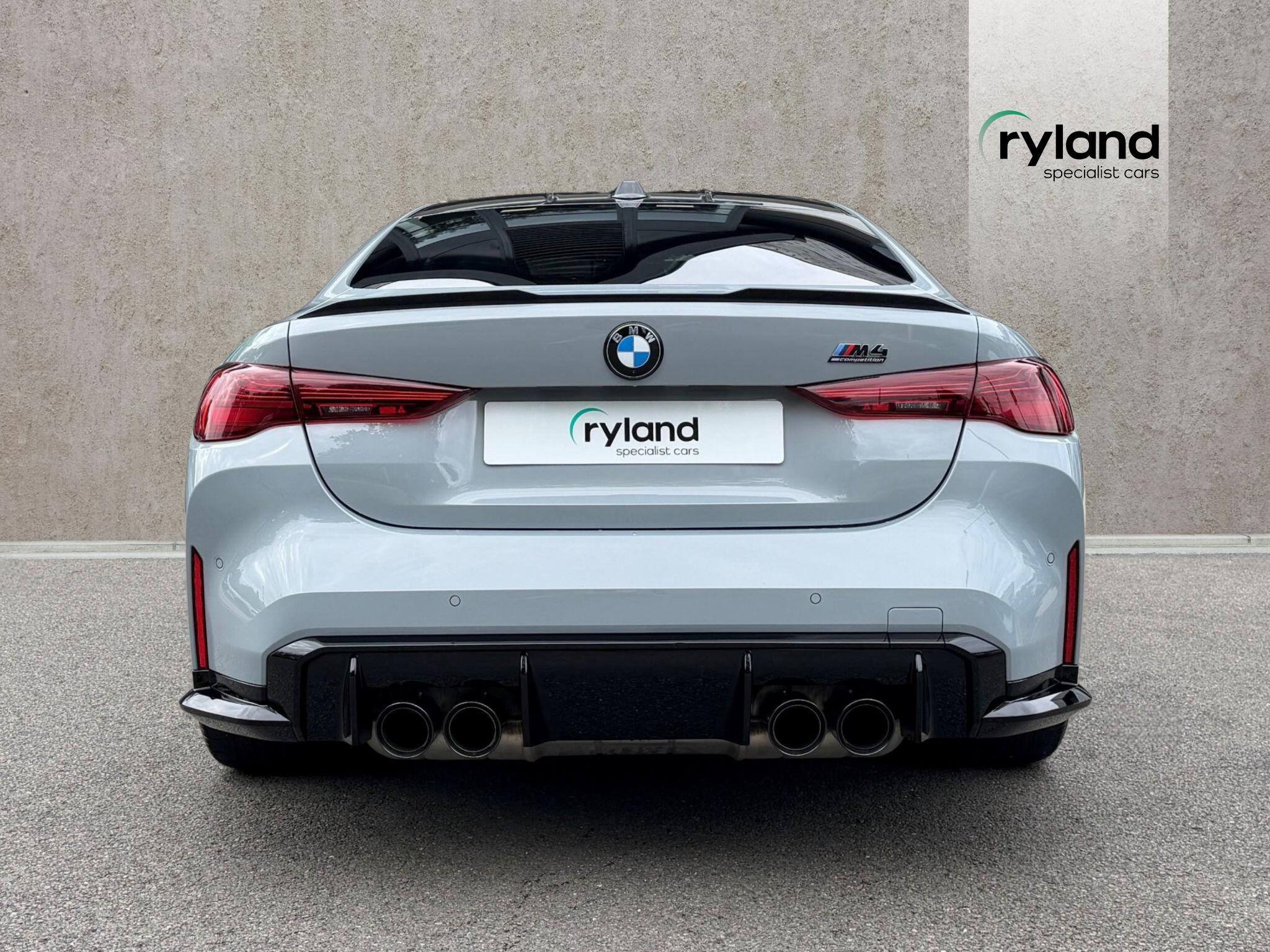 BMW M4 view 6