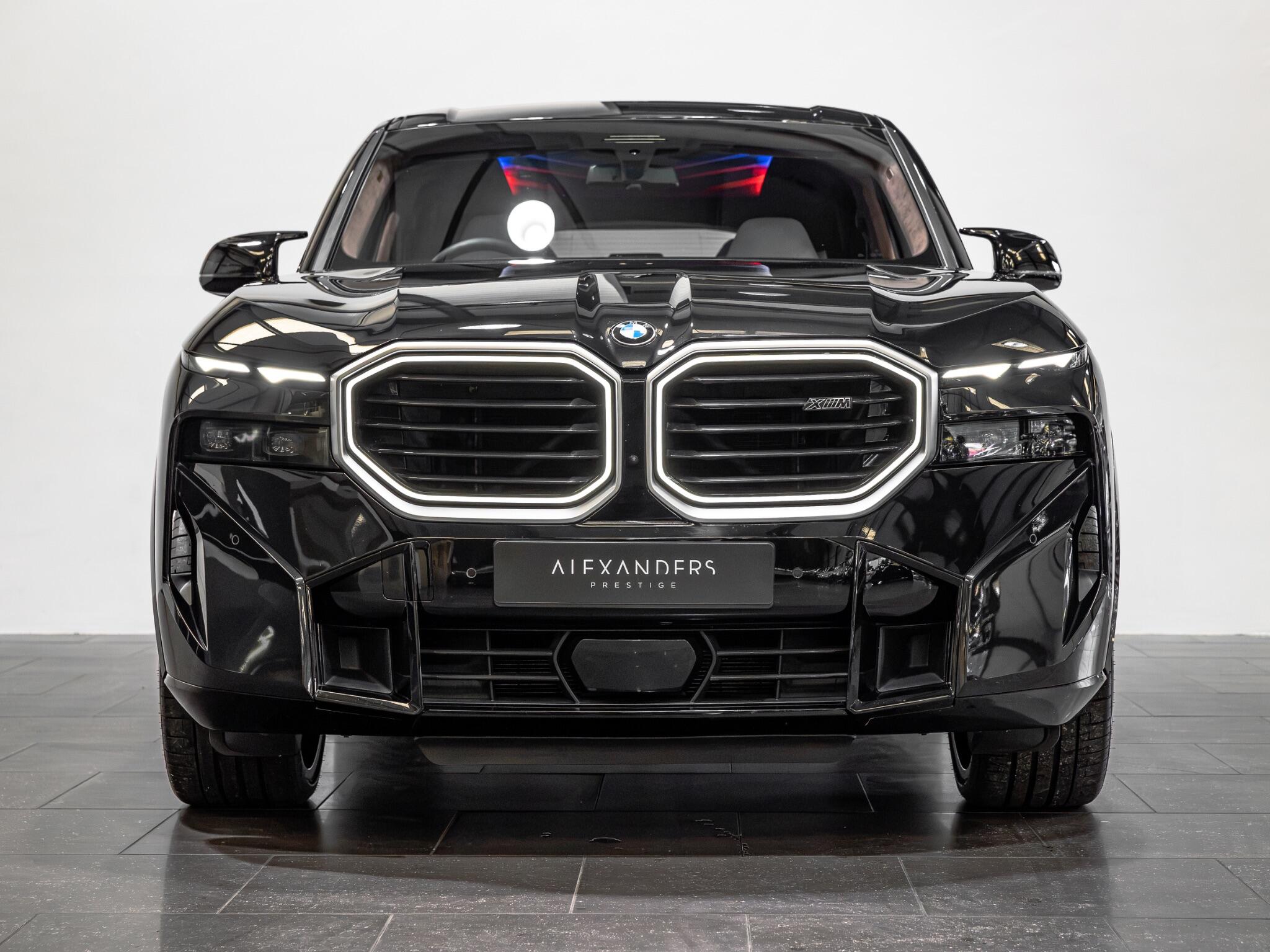 BMW XM view 9